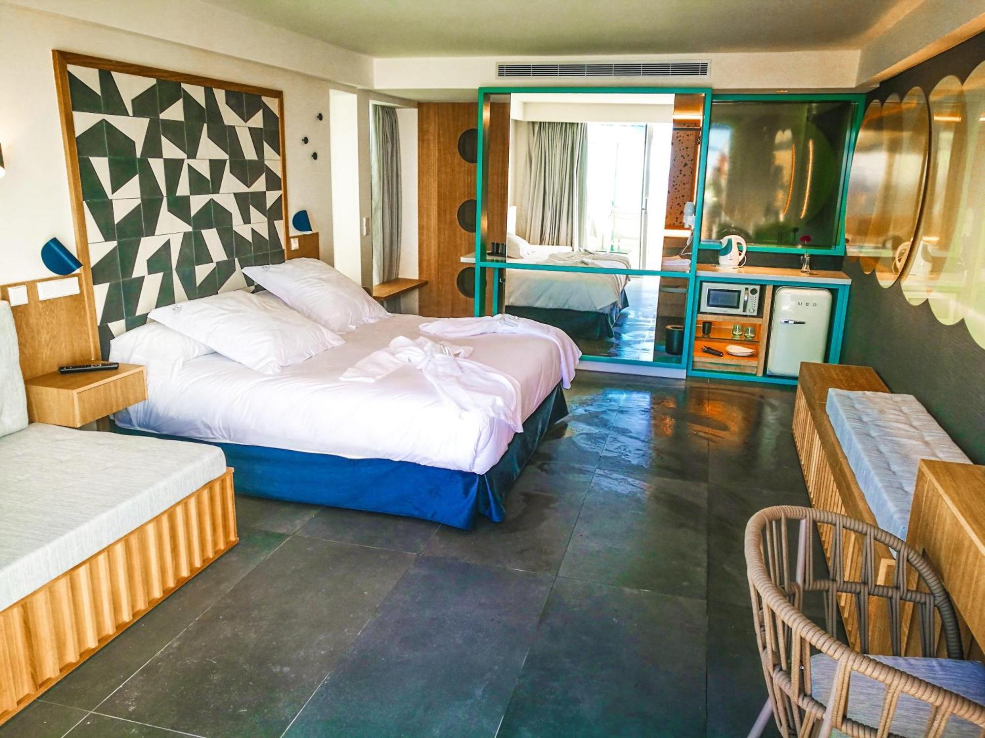 Superior Double Room balcony sea view air conditioning