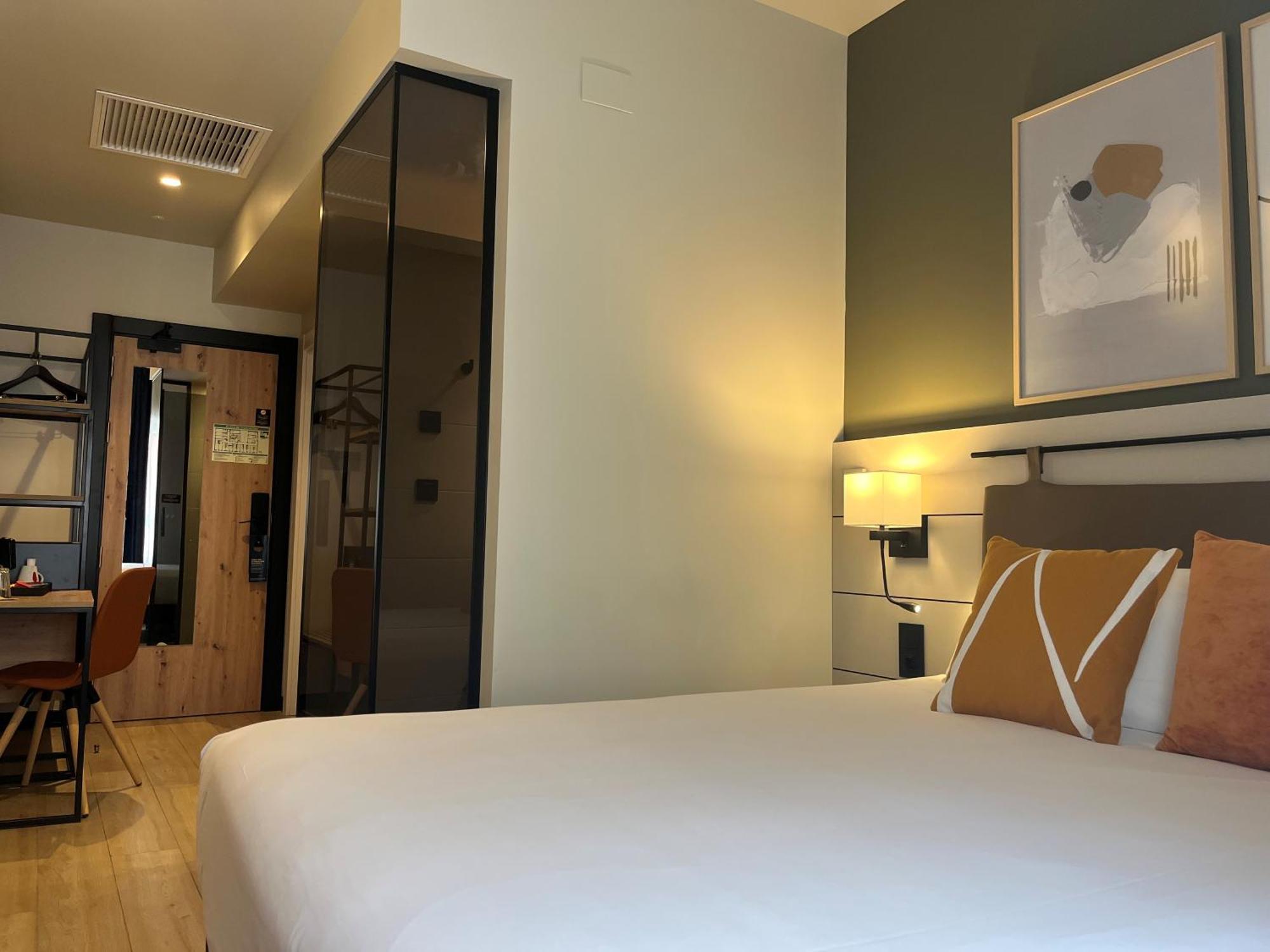 Cosy Queen Room