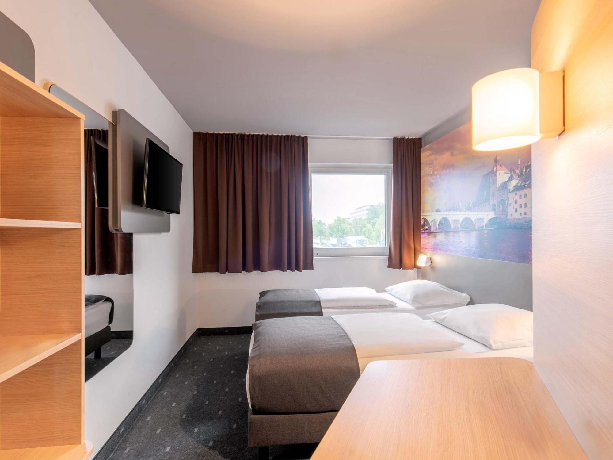 Twin Room,1703557684:JPEG