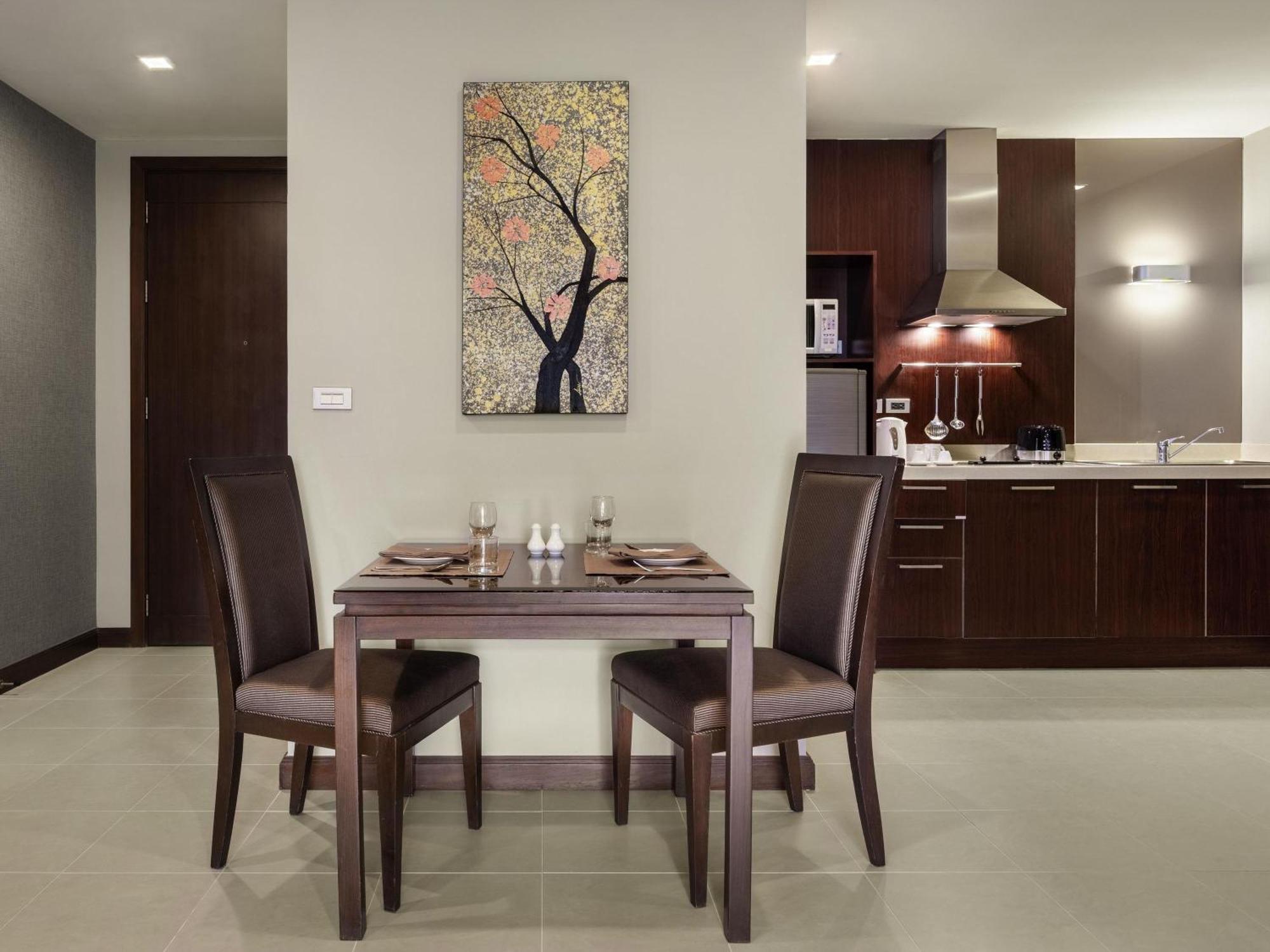 Grand Deluxe King Suite with Living Room and Balcony