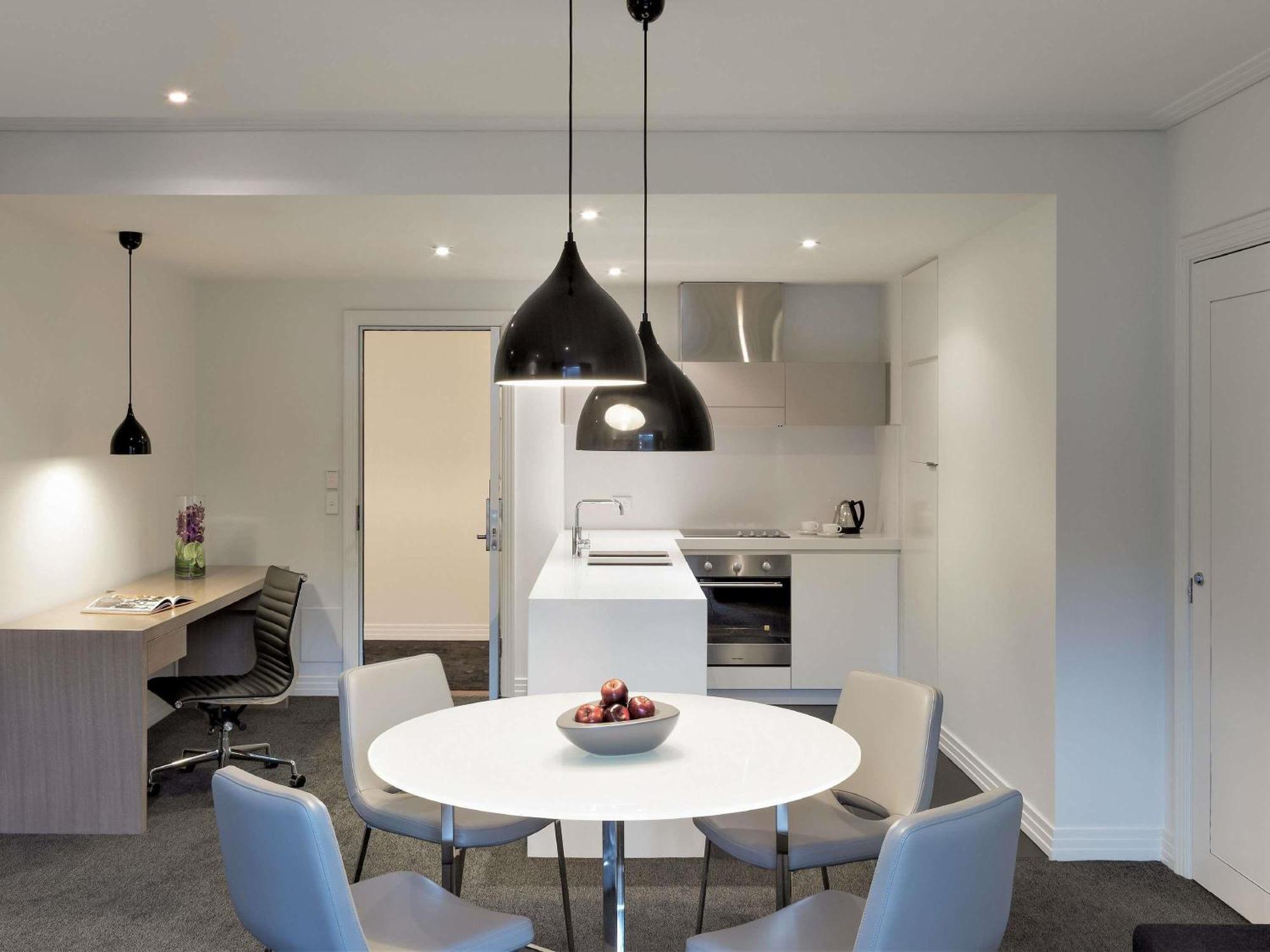 Apartment mit 1 Schlafzimmer, Kingsize-Bett und Küchenzeile