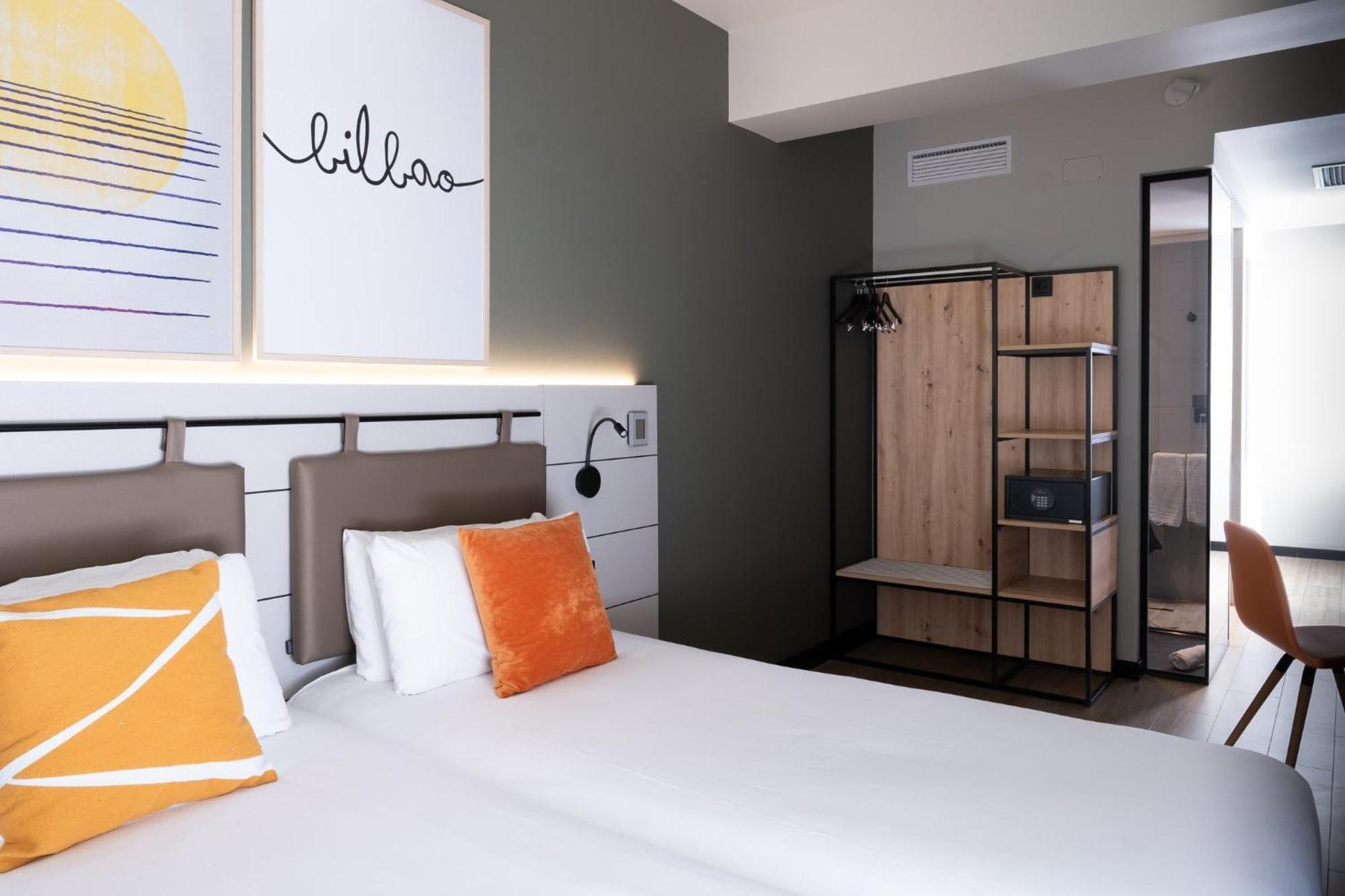 Standard Twin Room Two Twin Beds