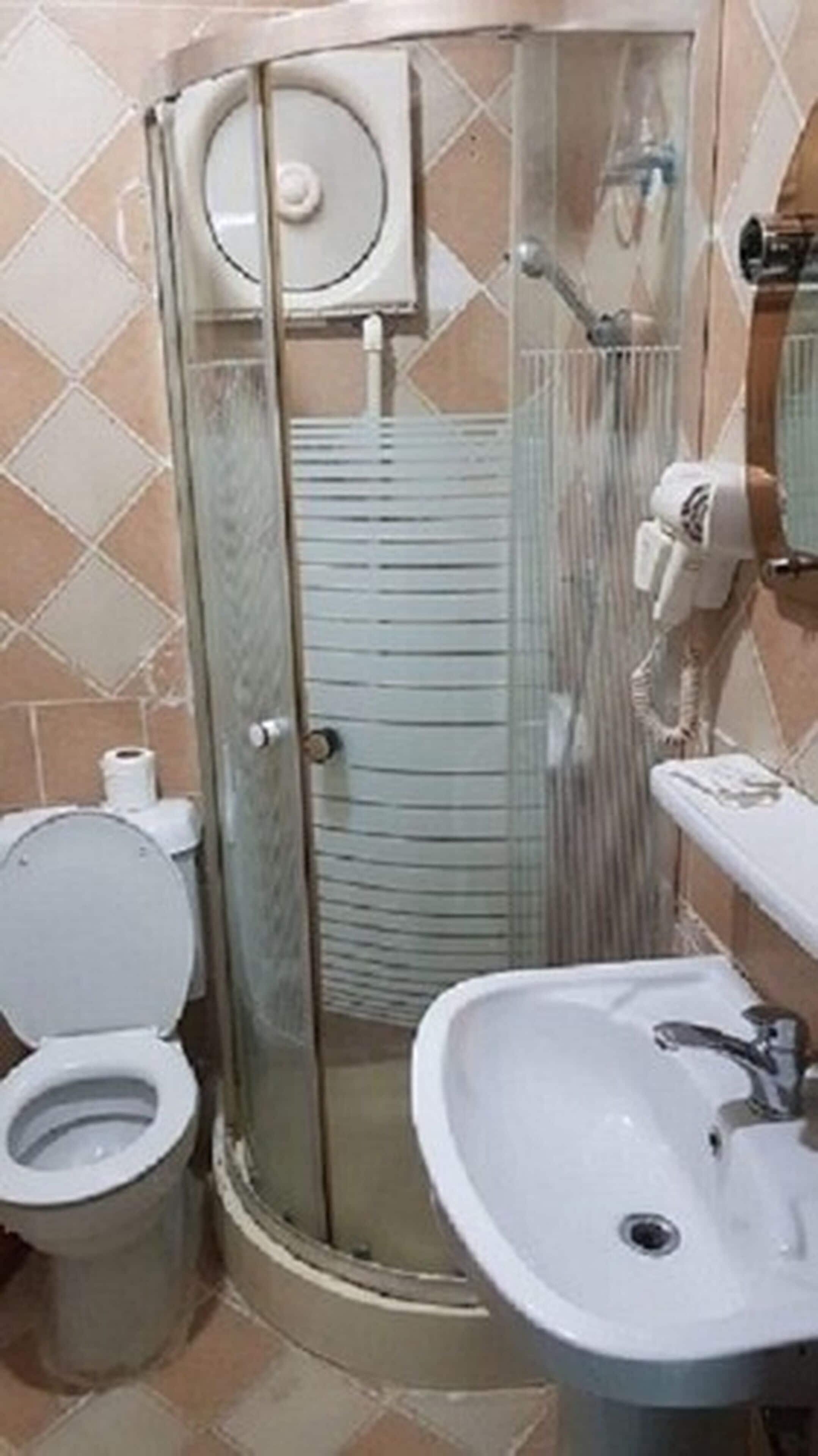Quintuple Room