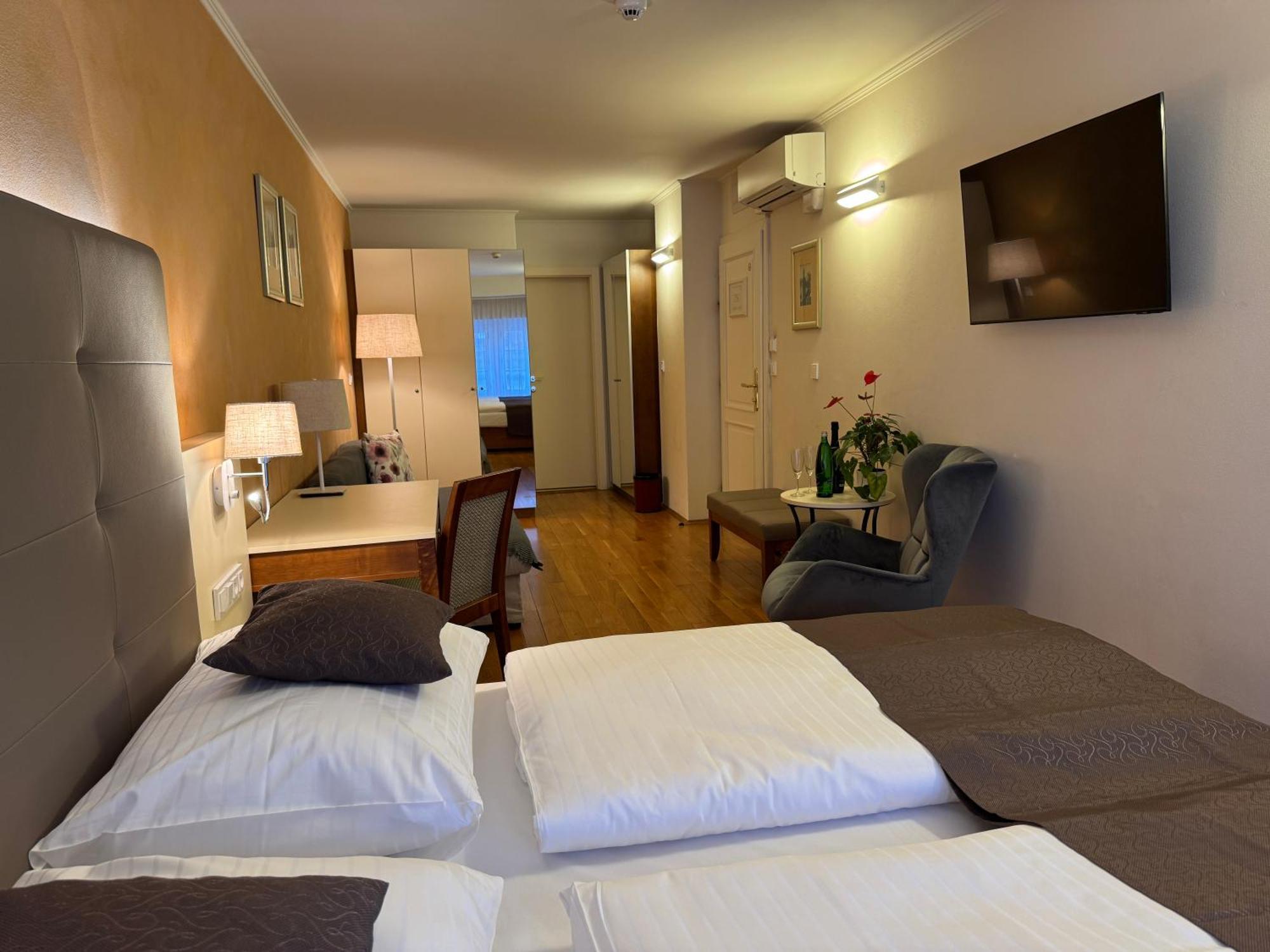 Deluxe Junior Suite