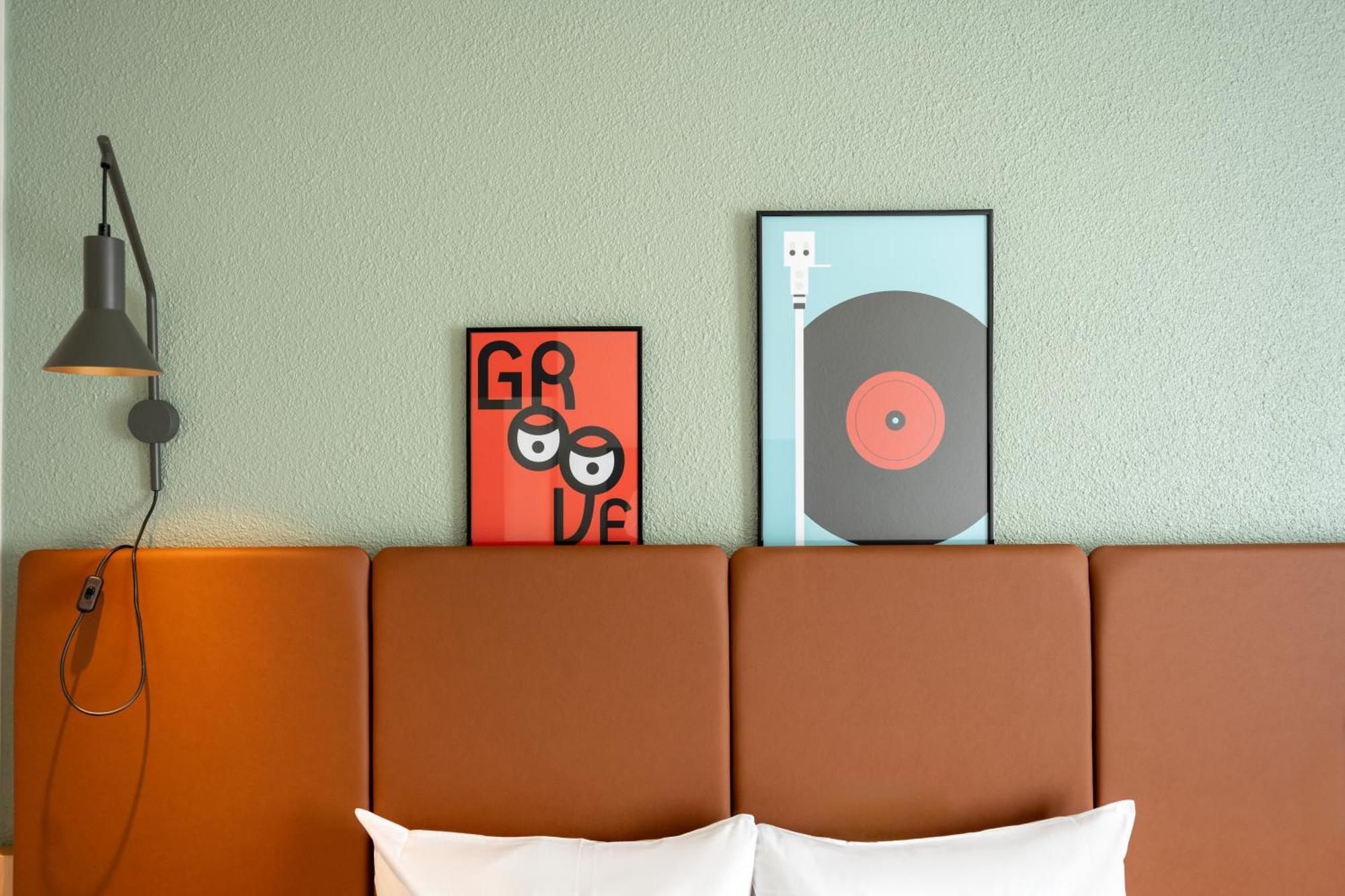 Two non-connecting Double rooms