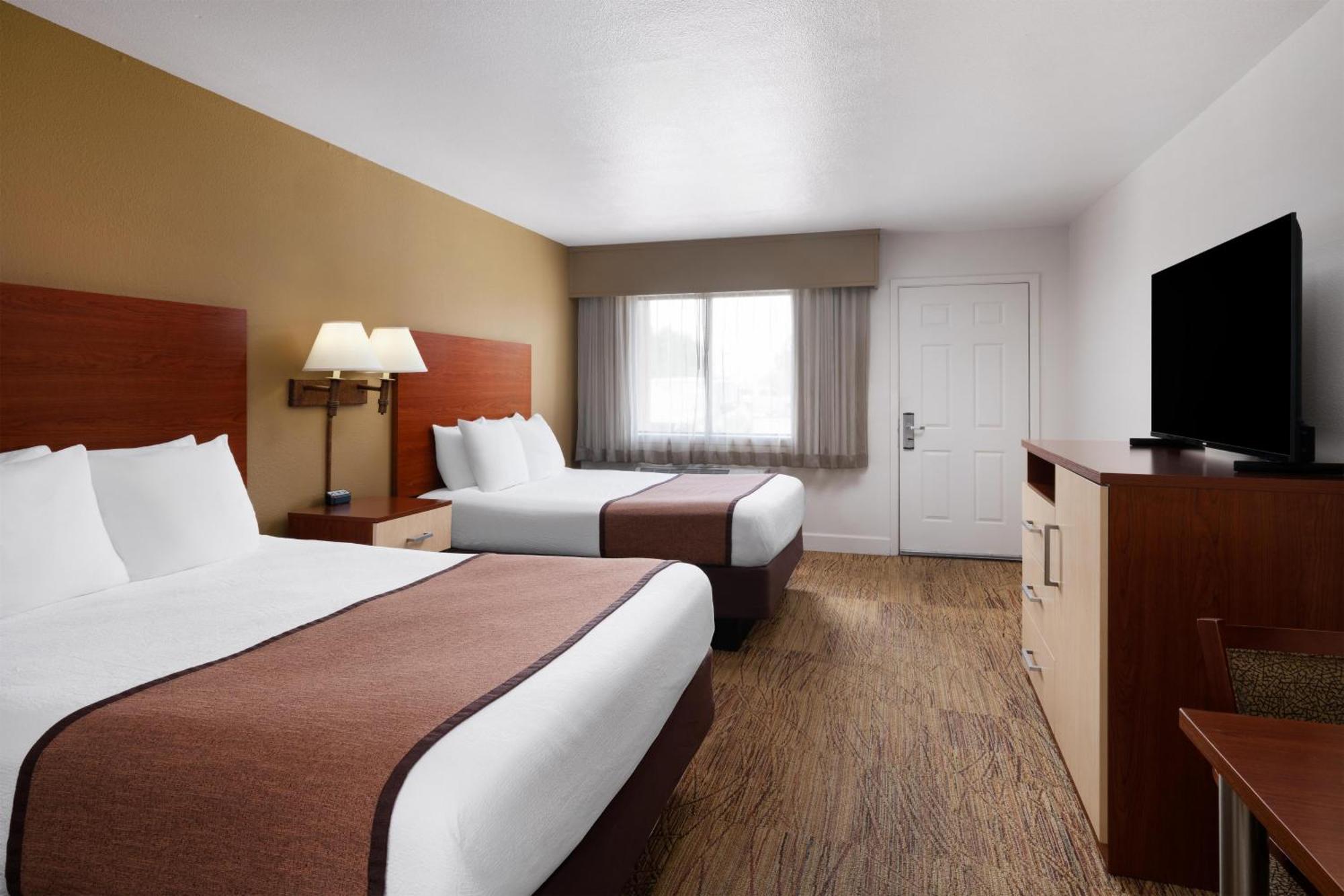 Queen Room with Two Queen Beds - Disability Access/Bath Tub,1739430285:JPEG