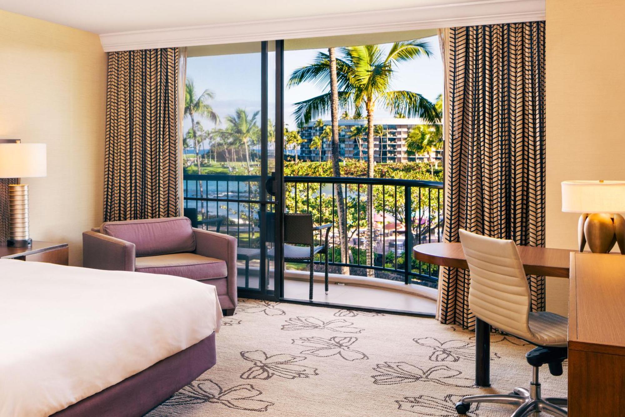 Makai Room One King Ocean View