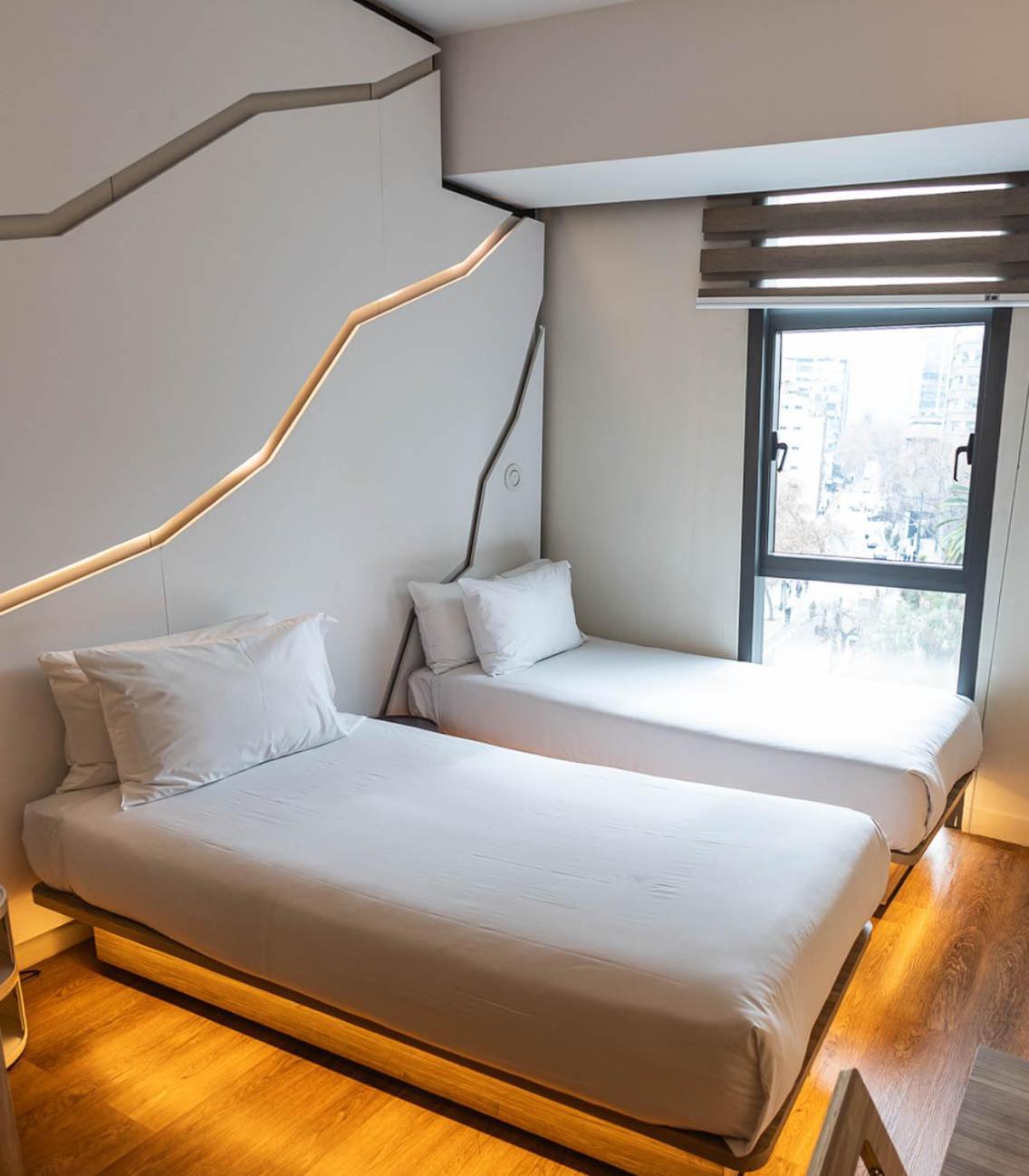 Quarto com Cama de Casal ou 2 de Solteiro