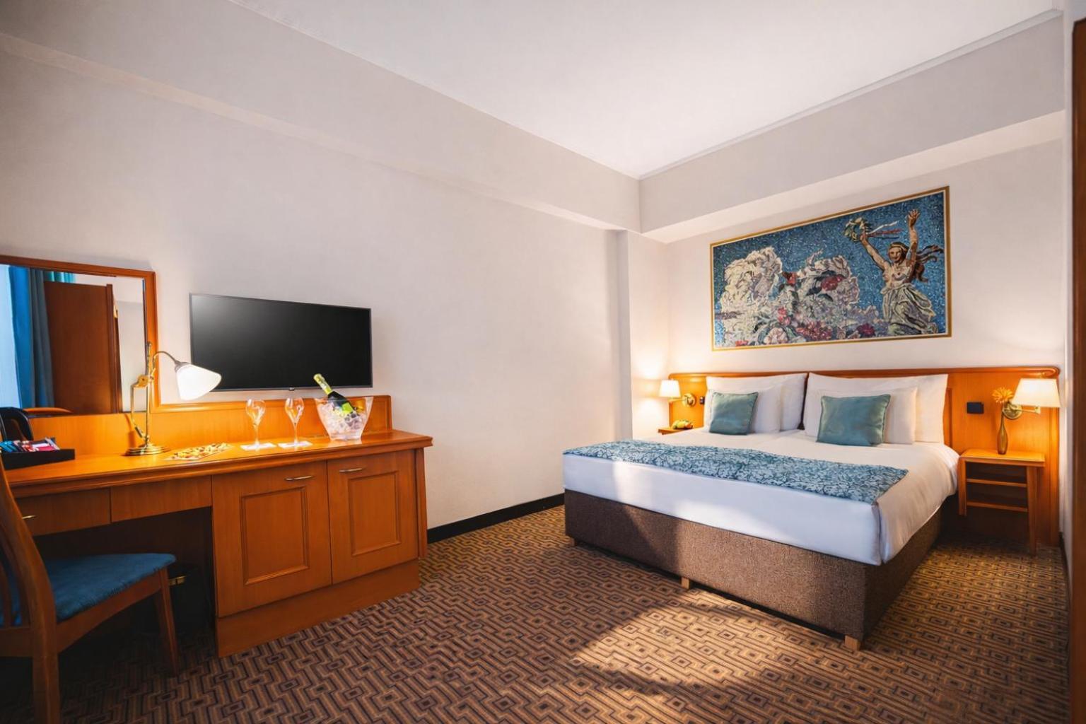 Deluxe Tower Suite Panoramic View