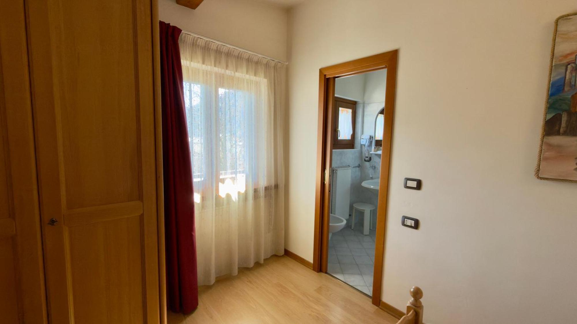 Standard Single Room Mountain View