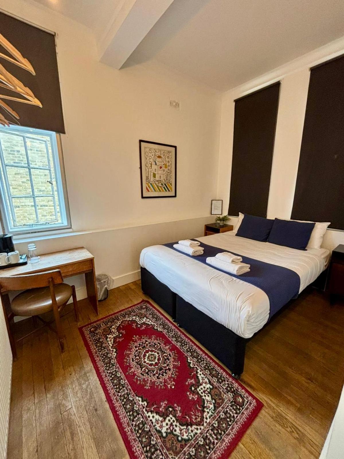 Double Room Private Bathroom