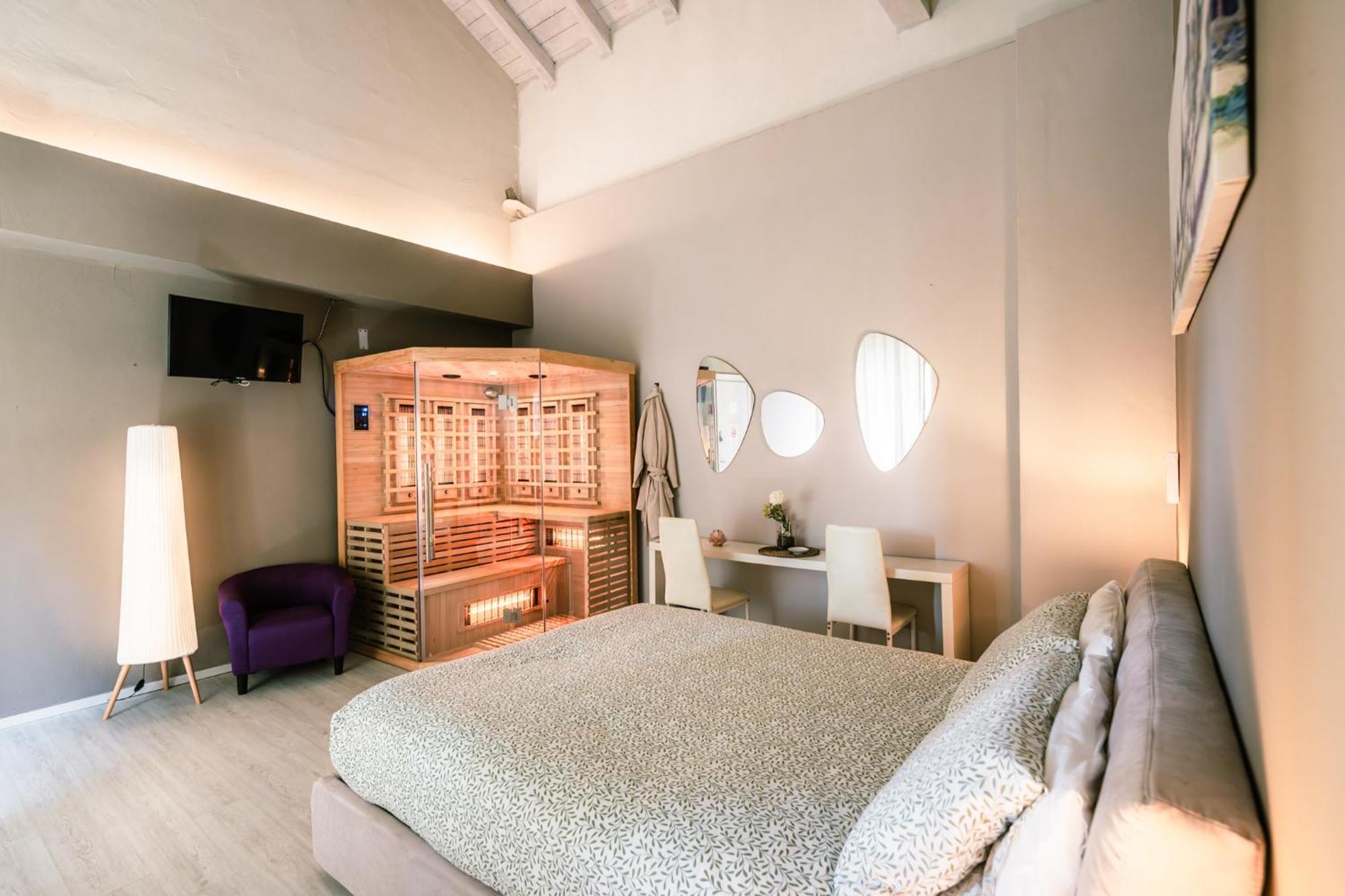 Deluxe King Suite