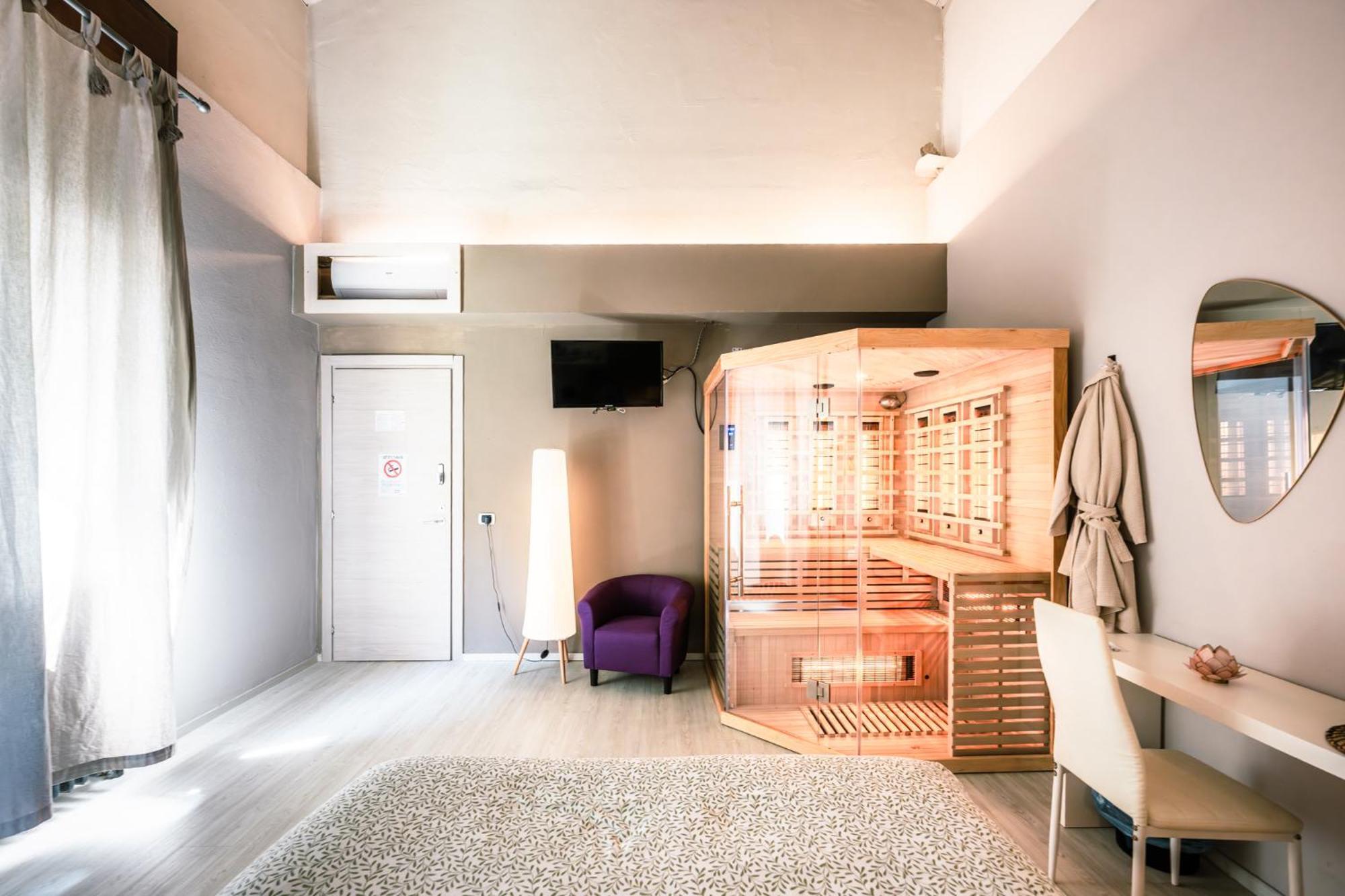 Deluxe King Suite