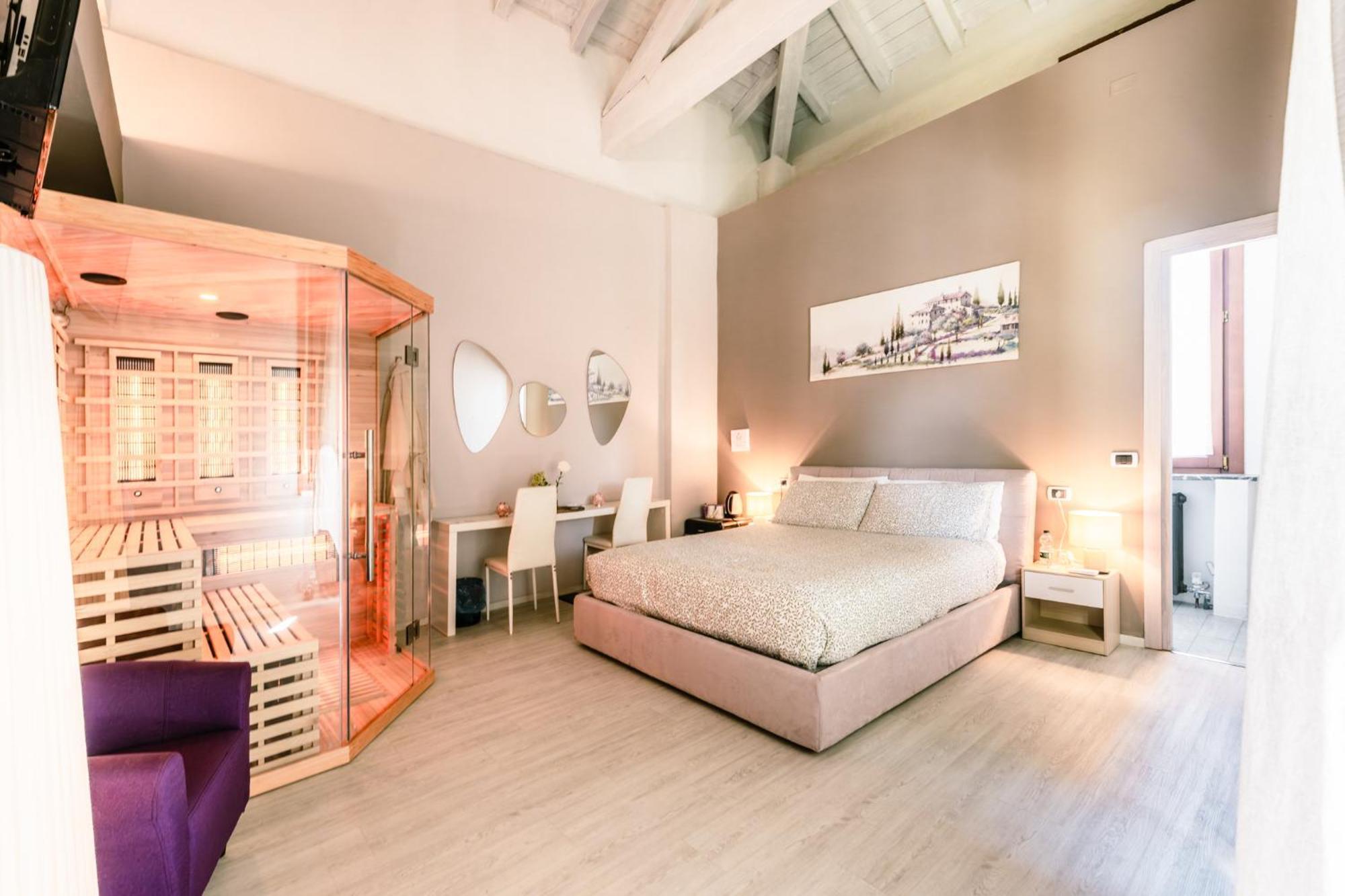 Deluxe King Suite