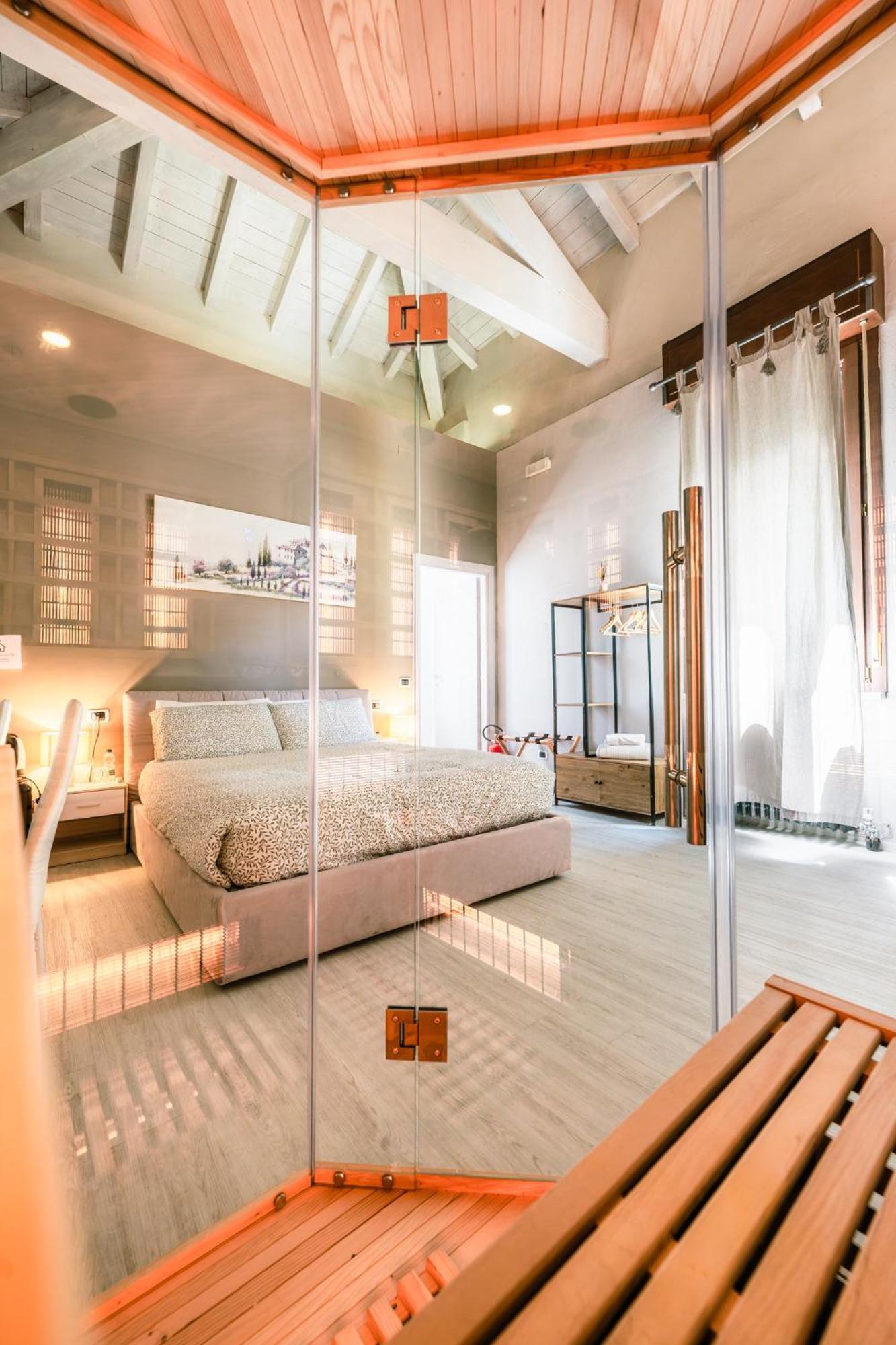 Deluxe King Suite