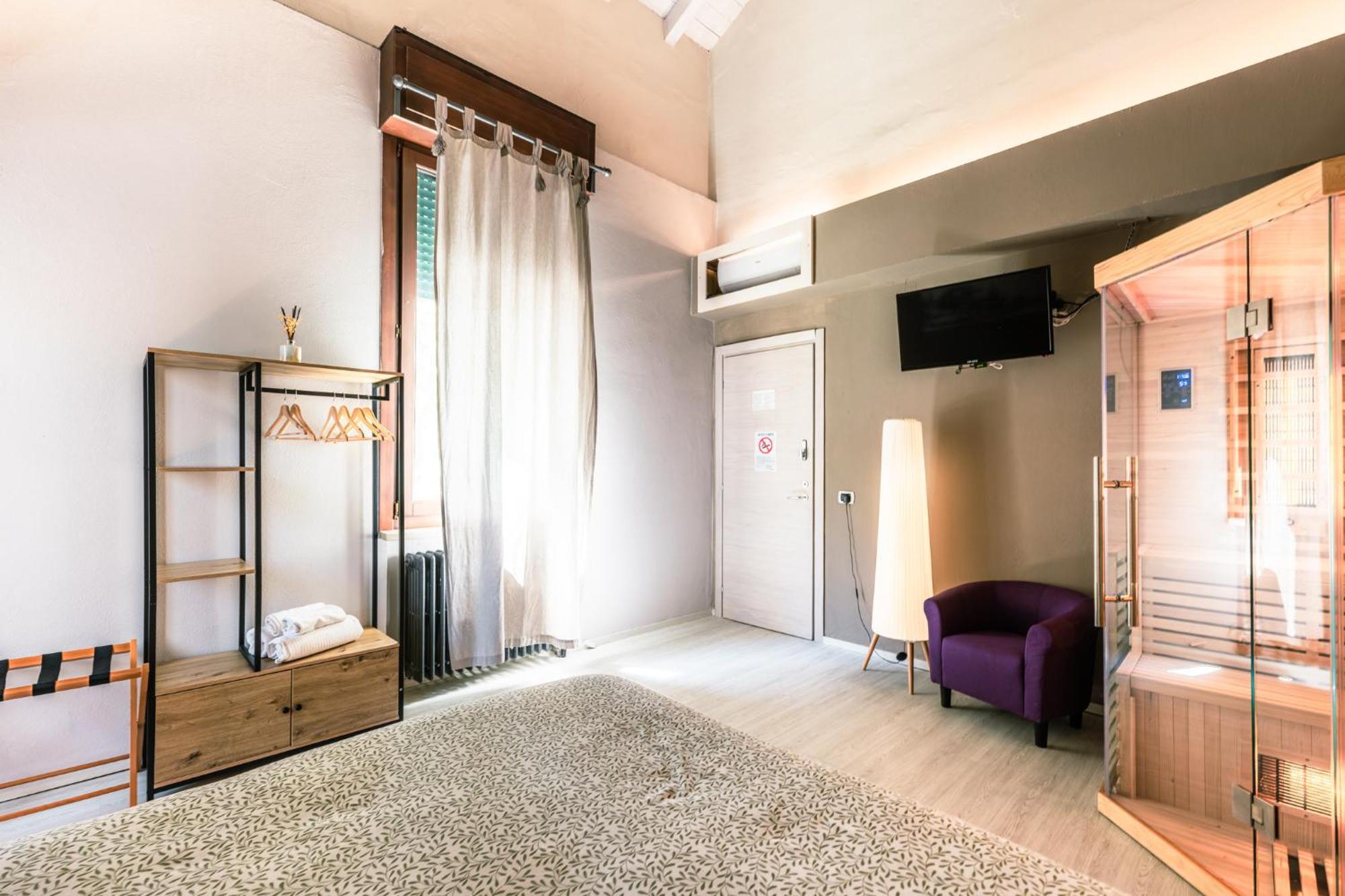 Deluxe King Suite