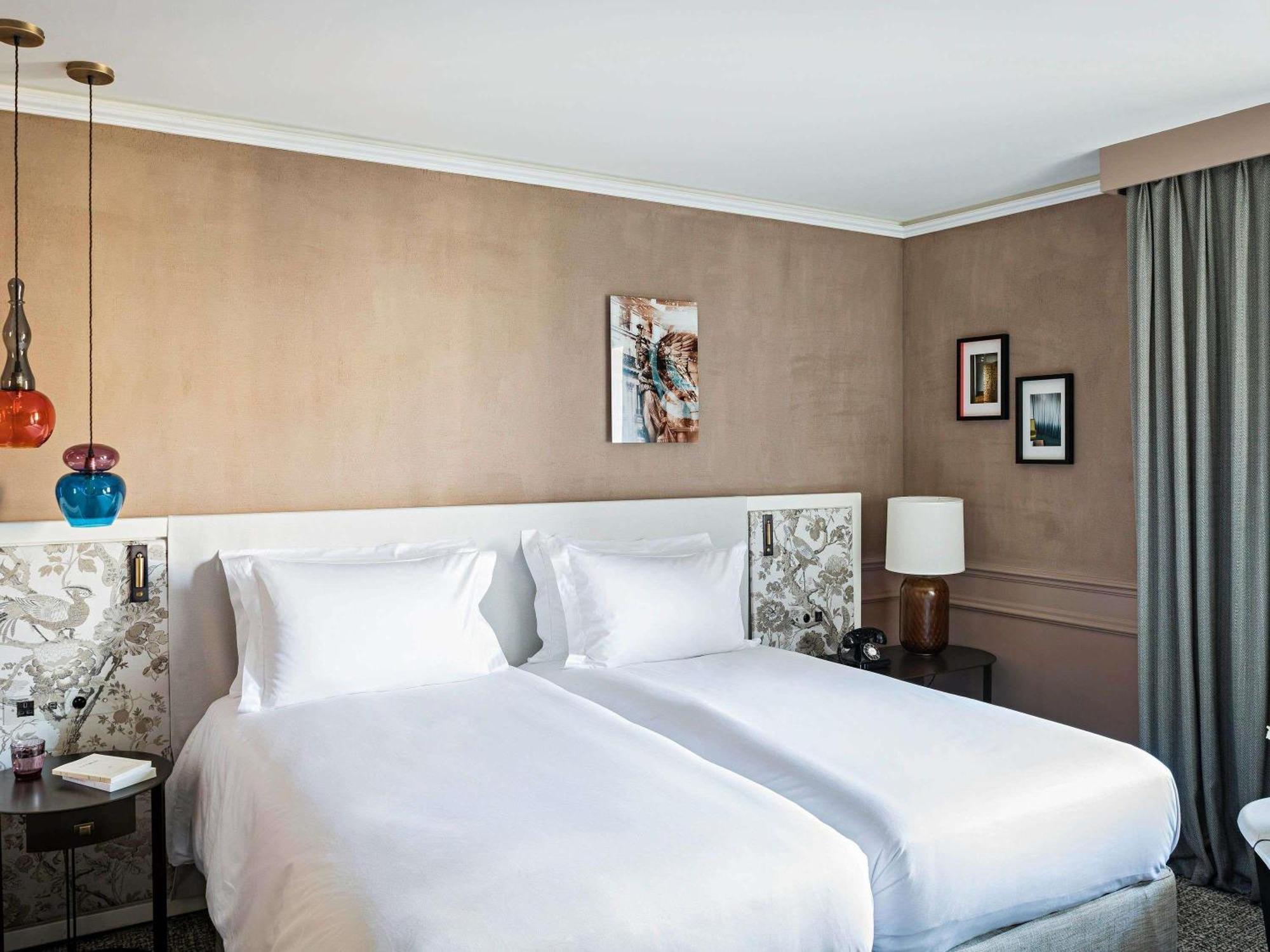 Luxury Single Room Two Single Beds Courtyard or Rue Scribe View