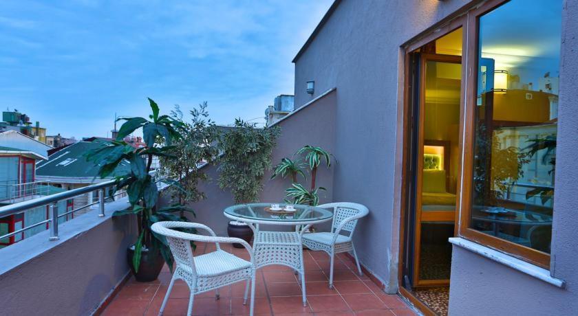 Deluxe Double Room with Balcony