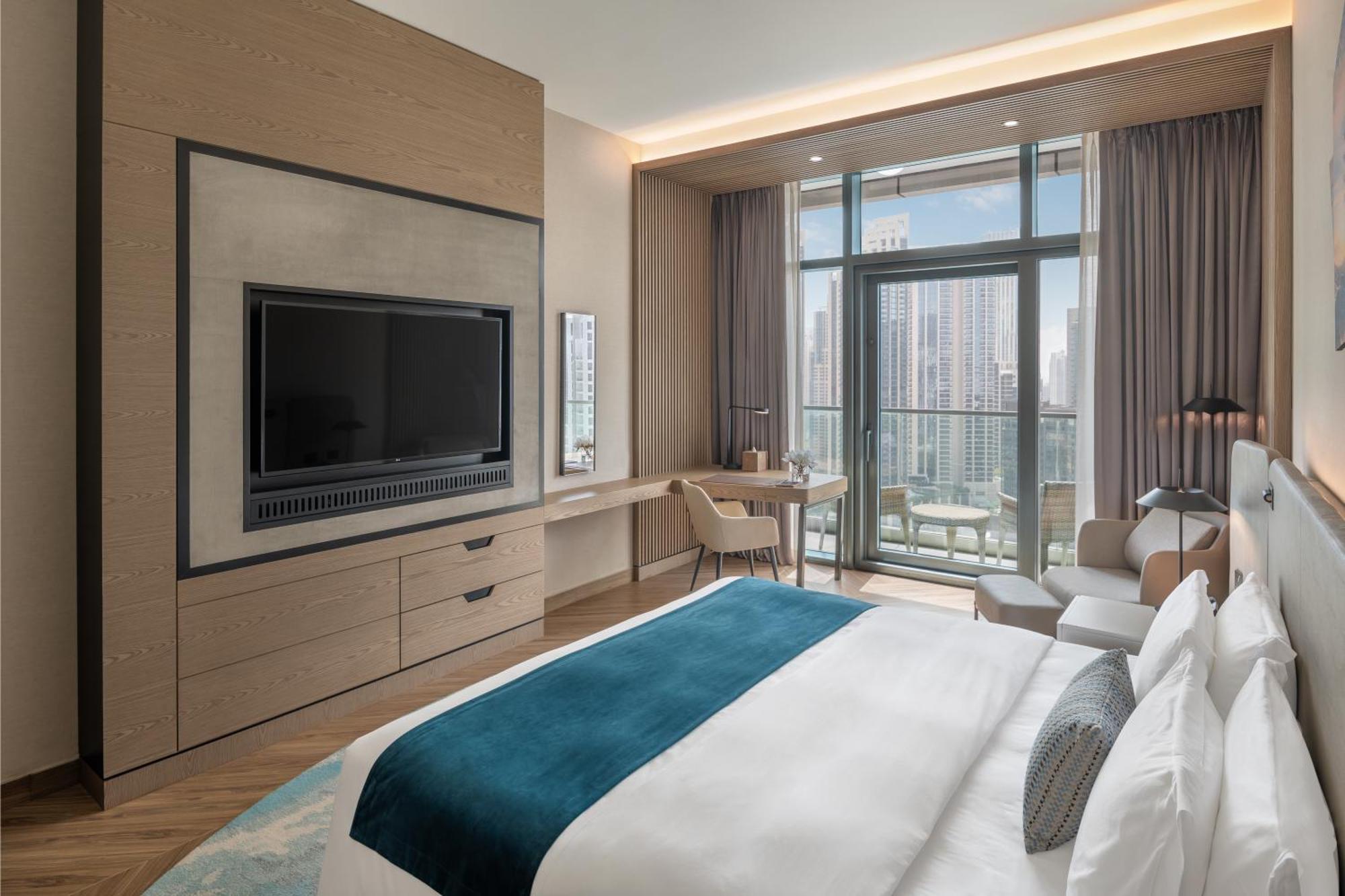 Scene Room City View