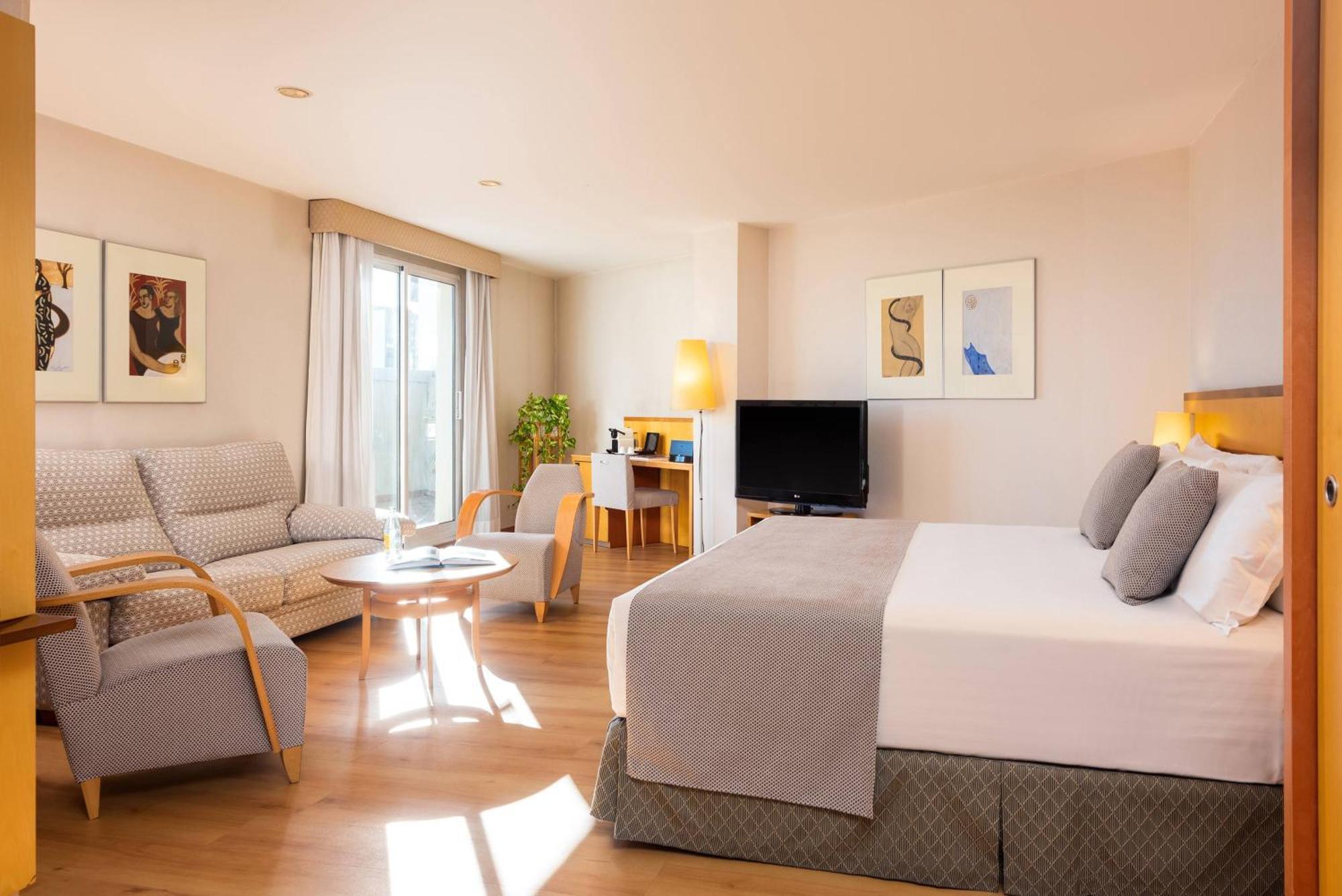 Junior Suite,1774429605:JPEG
