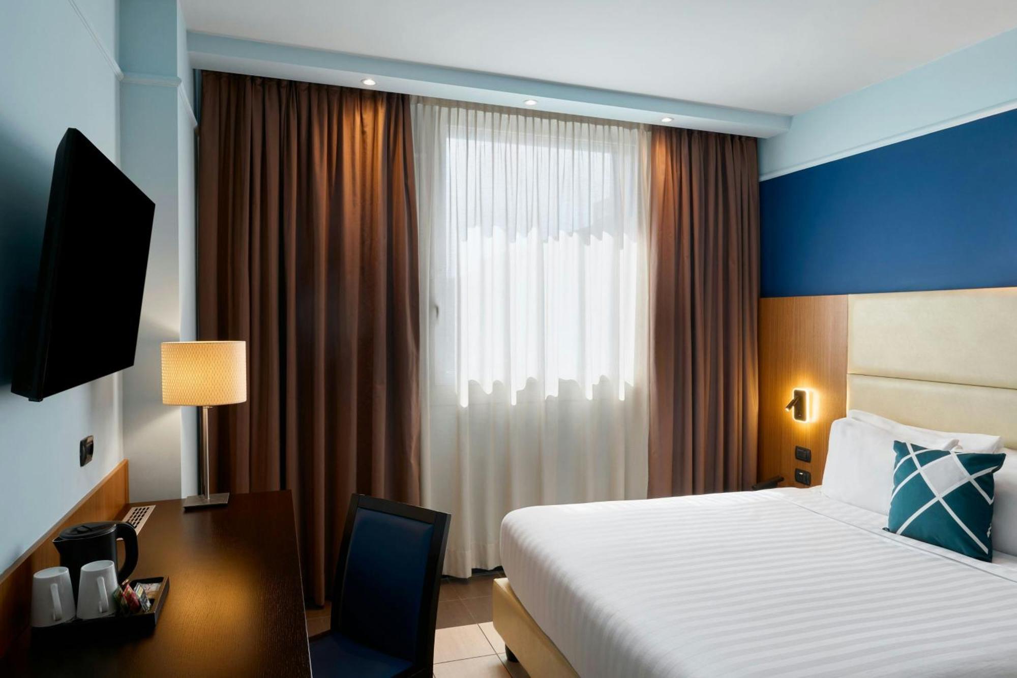 Superior Queen Room City View High Floor