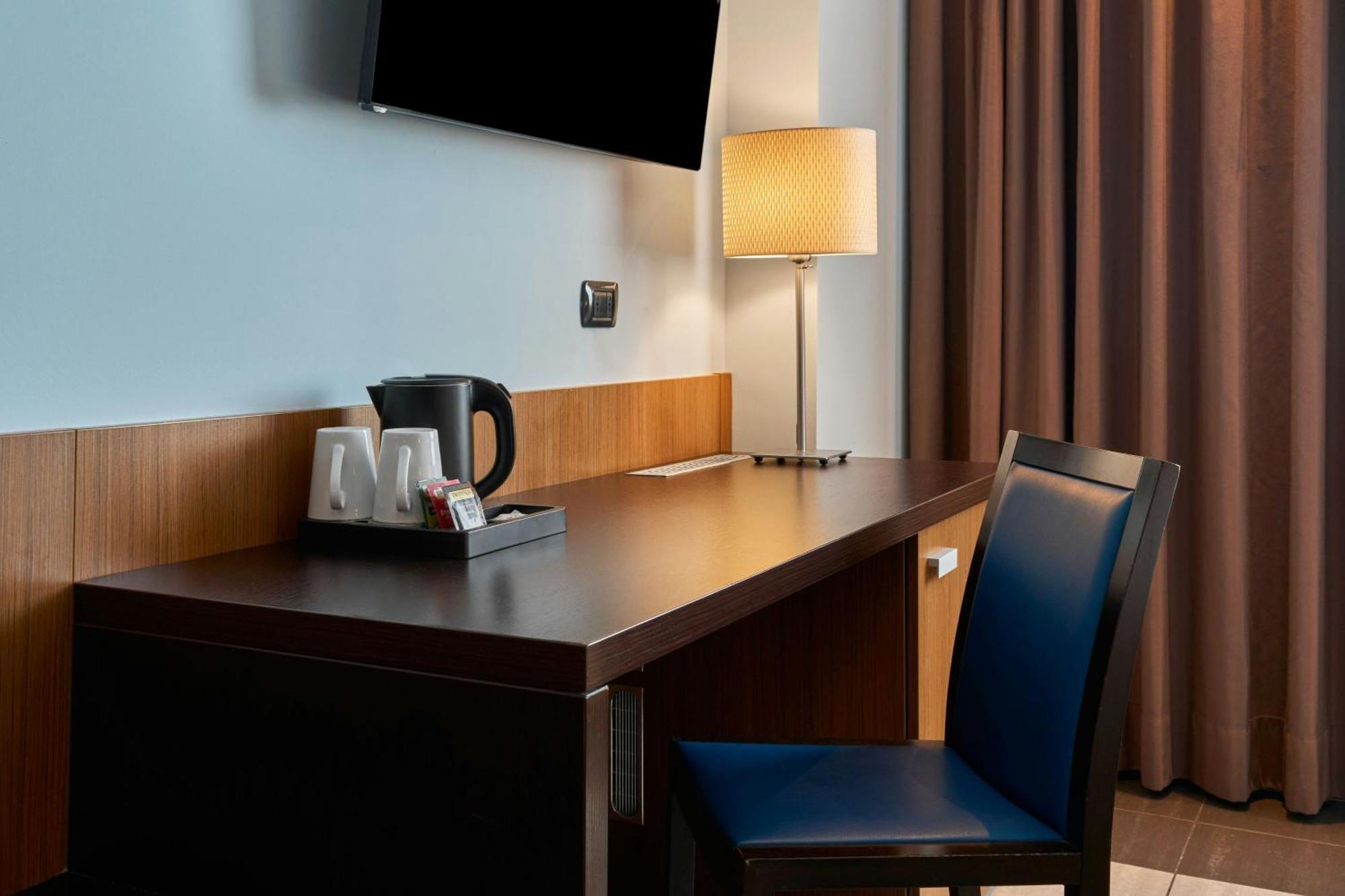 Superior Queen Room City View High Floor