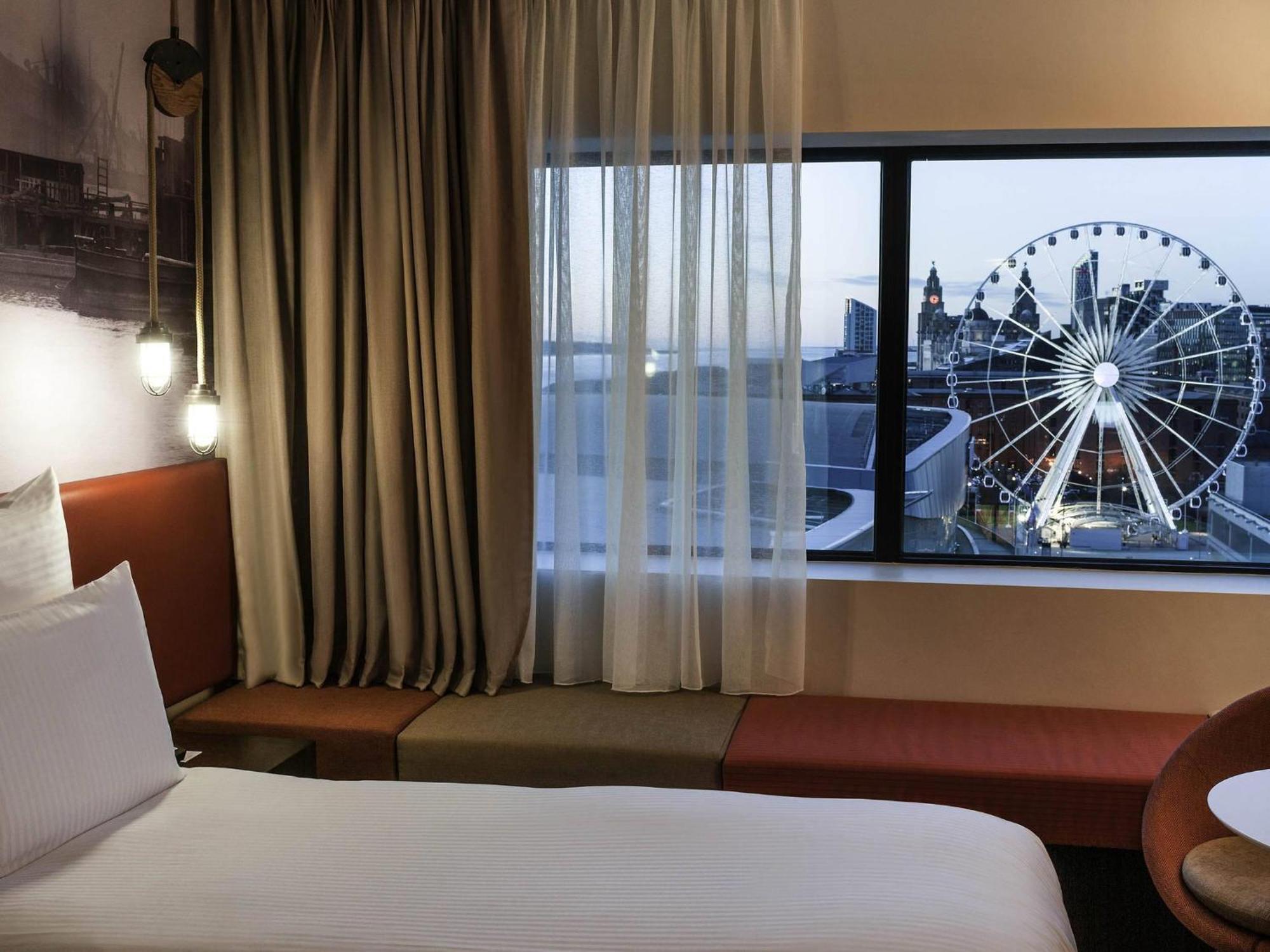 Superior King Room River View