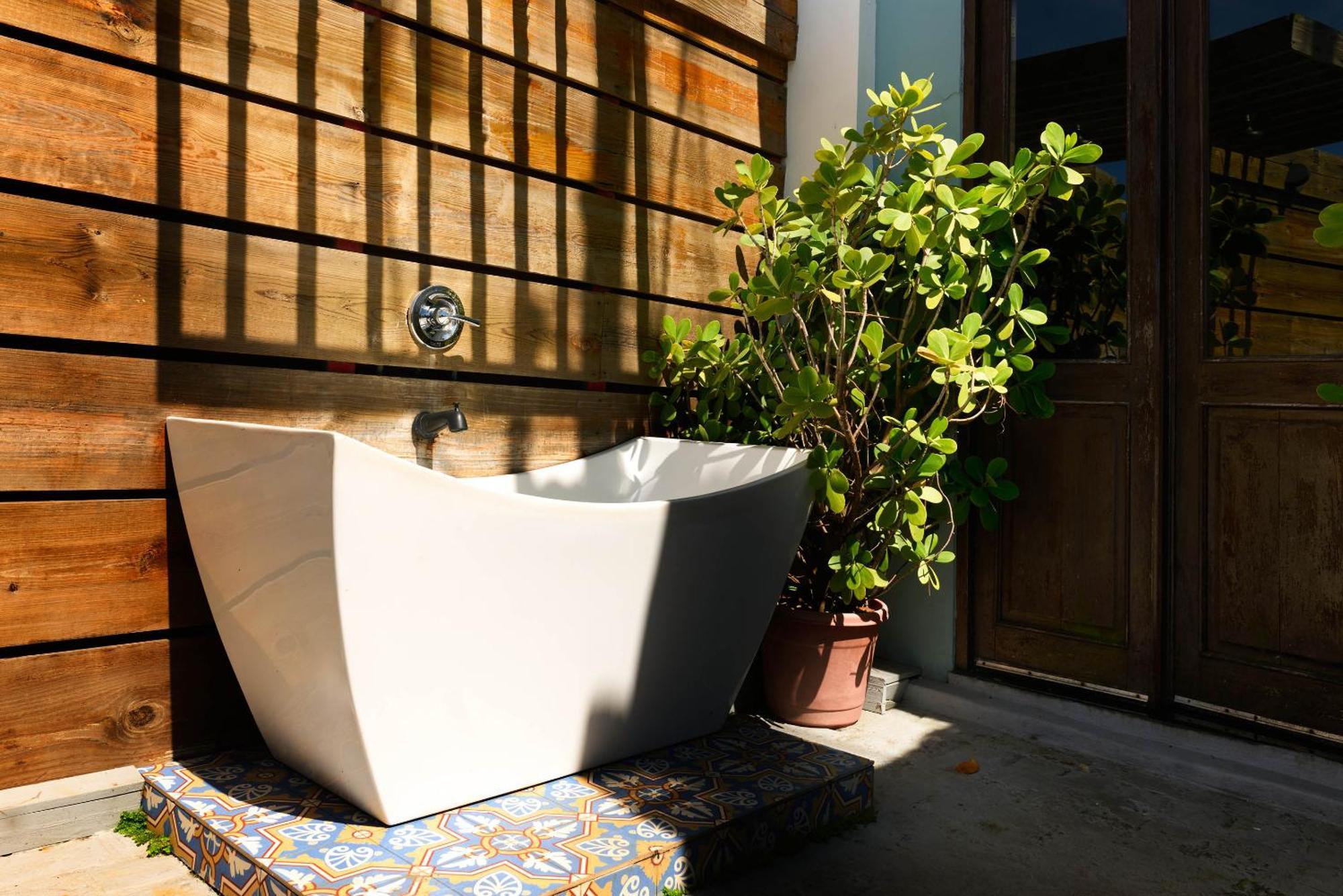 Queen Private Terrace