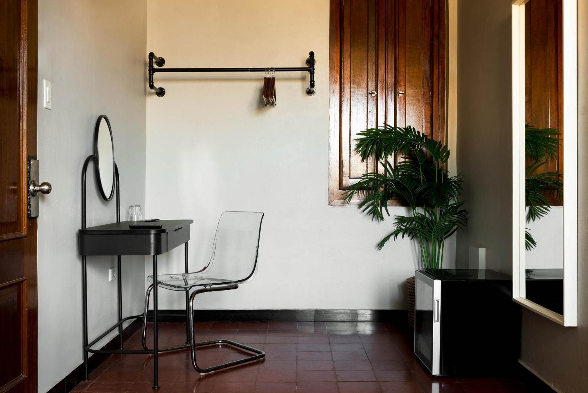 Queen Private Terrace