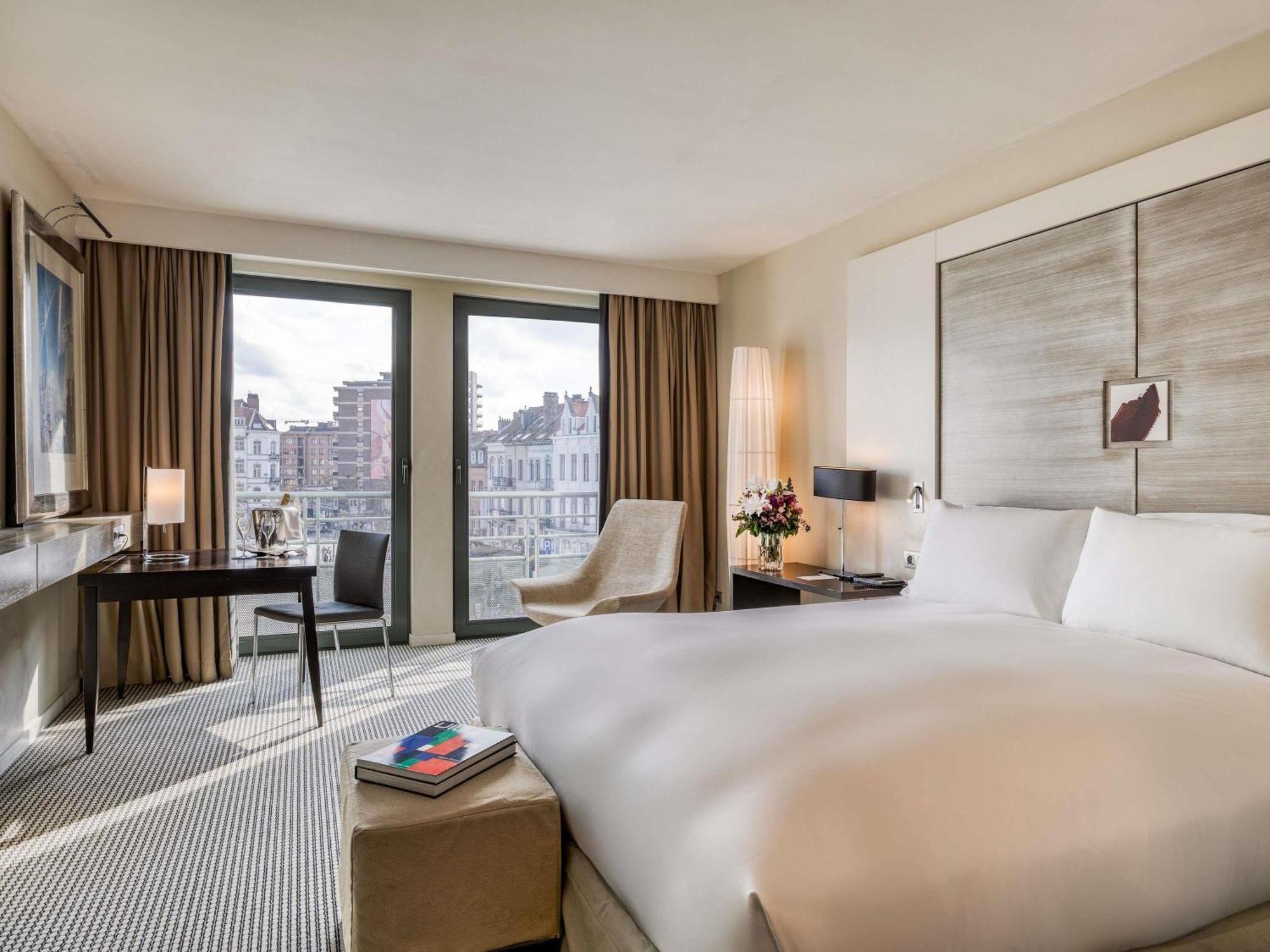Luxury Room 1 King Size Bed