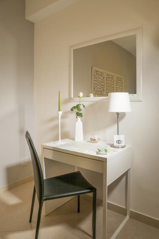 Double or Twin Room Private External Bathroom
