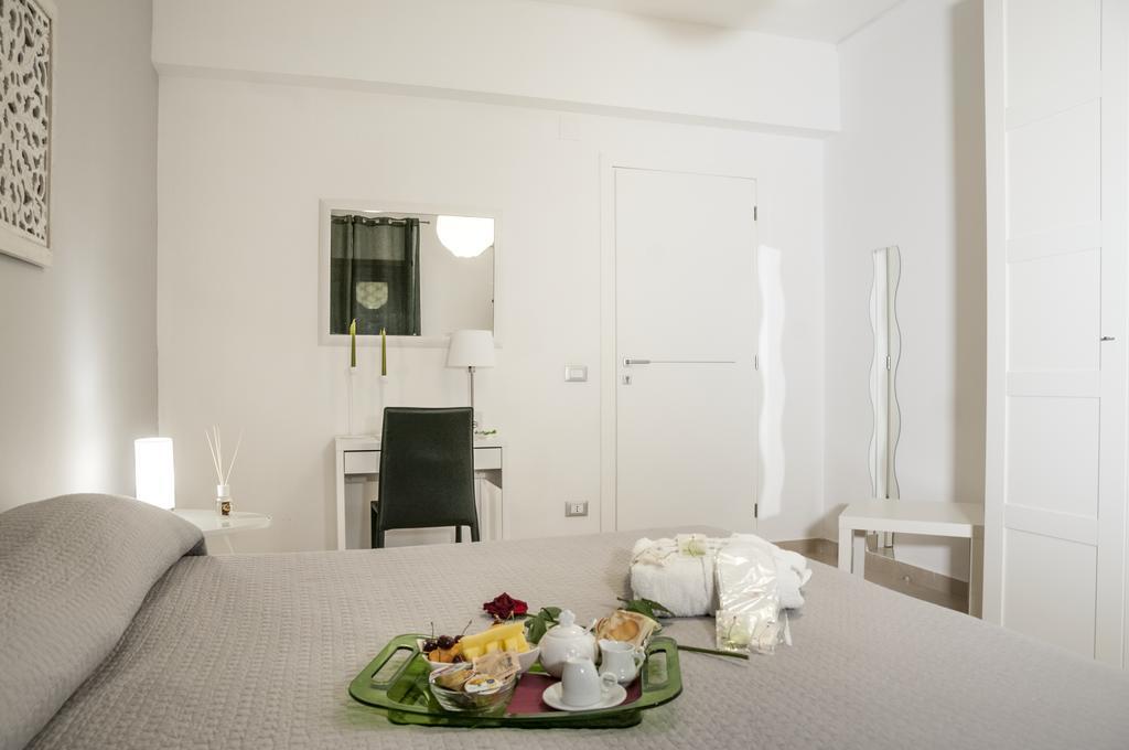 Double or Twin Room Private External Bathroom