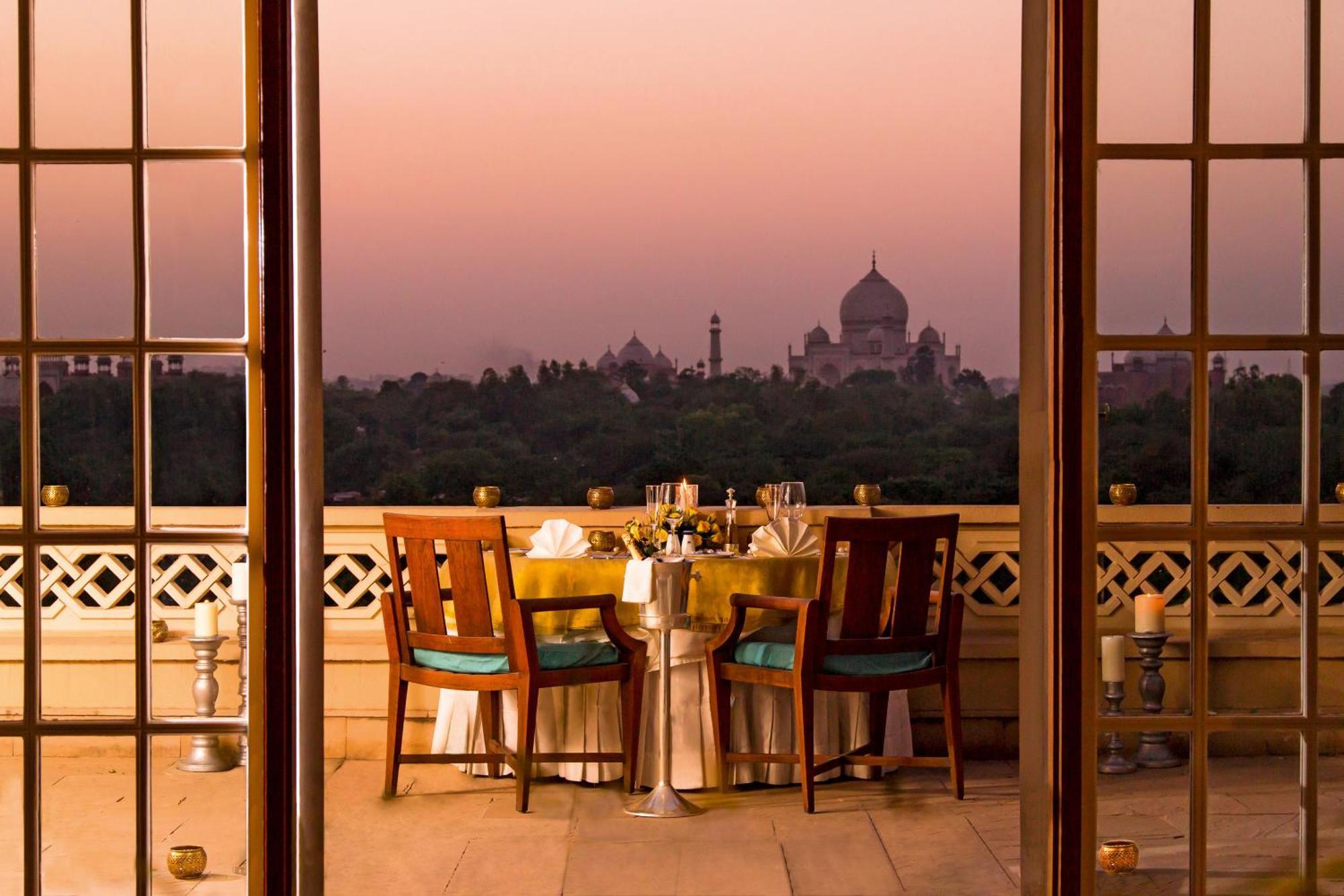 Suite Deluxe Avec Balcon - Vue sur Taj Mahal