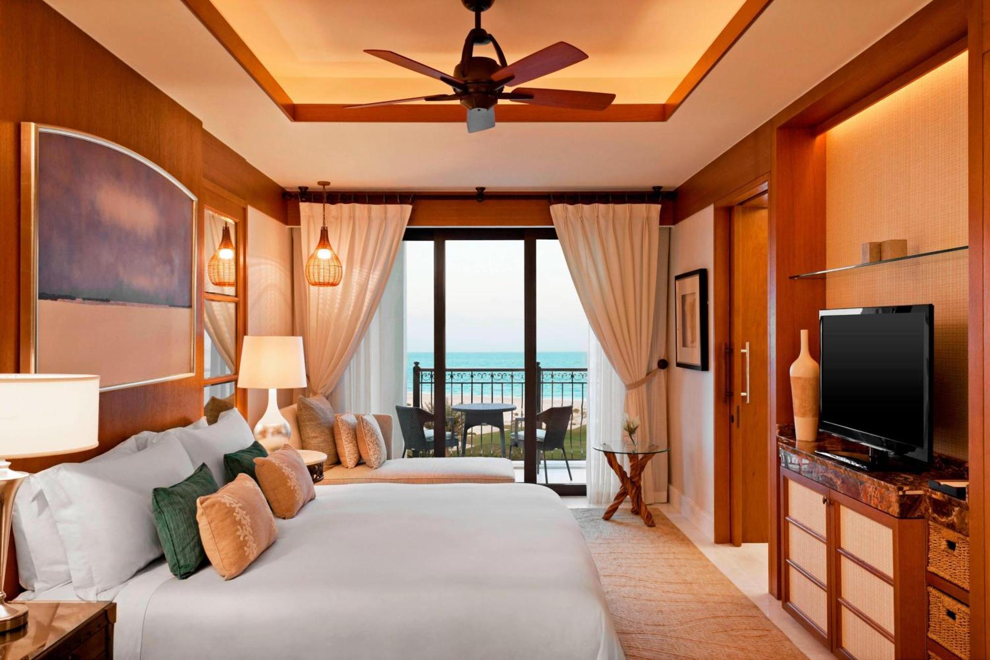 Premium Sea view Room, Guest room, 1 King, Sofa bed, Balcony