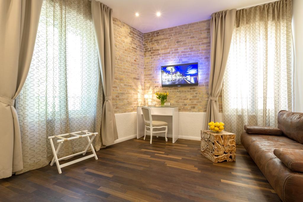 Quarto Duplo Deluxe com Cama Extra