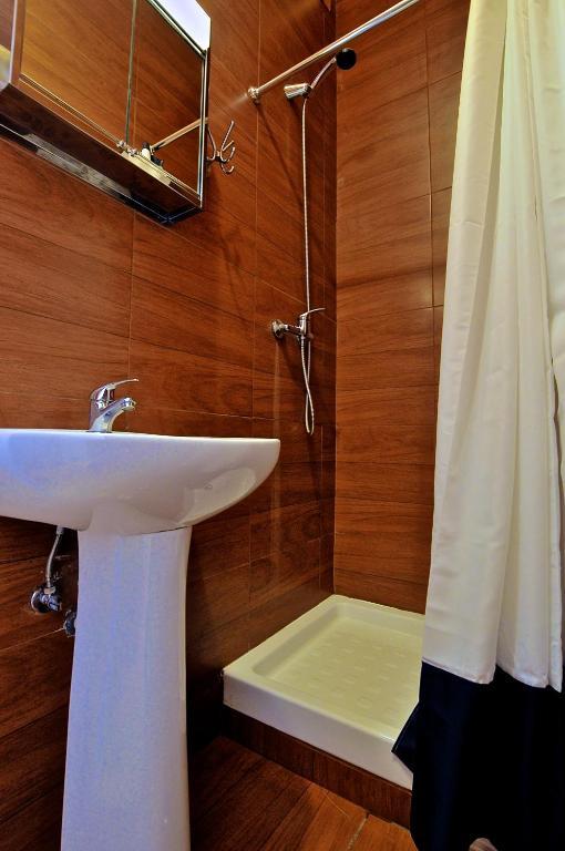 Chambre Double Économique avec Toilettes Communes
