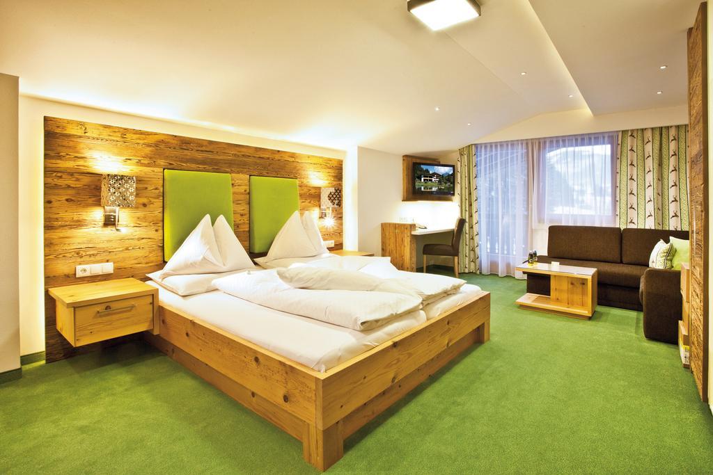 Doppelzimmer mit Balkon