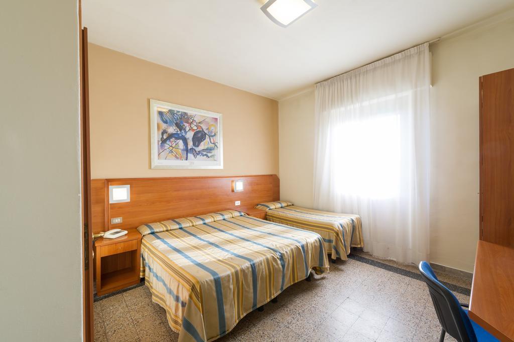 Quadruple Room,462256530:JPEG