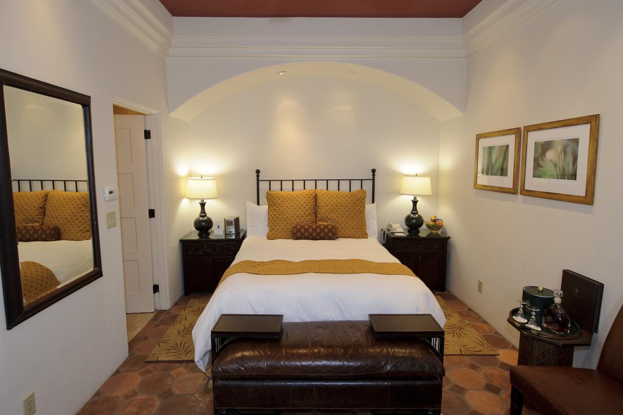 Deluxe Zimmer mit Kingsize-Bett