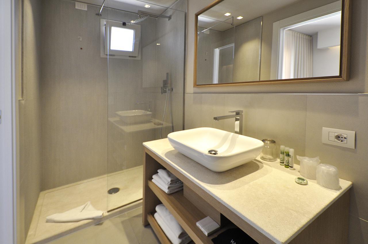 Double or Twin Room with Partial Sea View