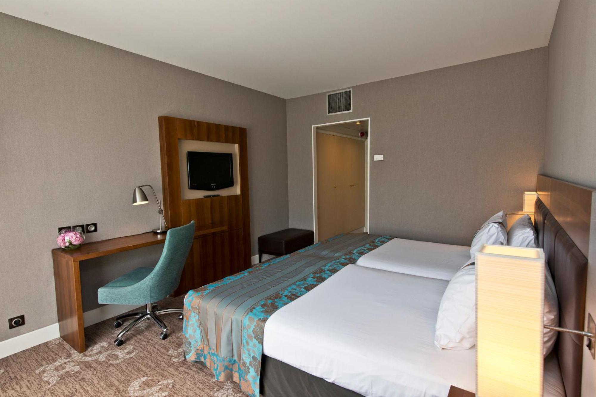 Standard Twin Room - High Floor