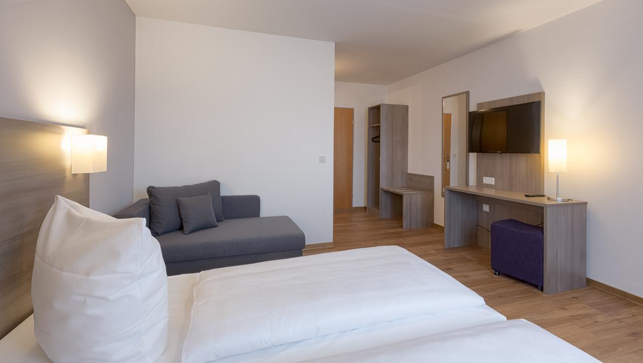 Triple Room,566835690:JPEG