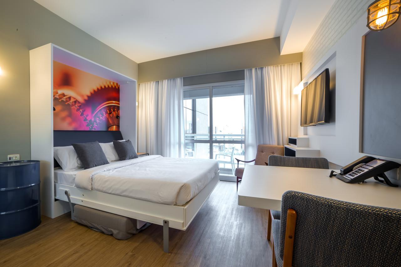 Studio Apartment with Queen Bed,643385190:JPEG