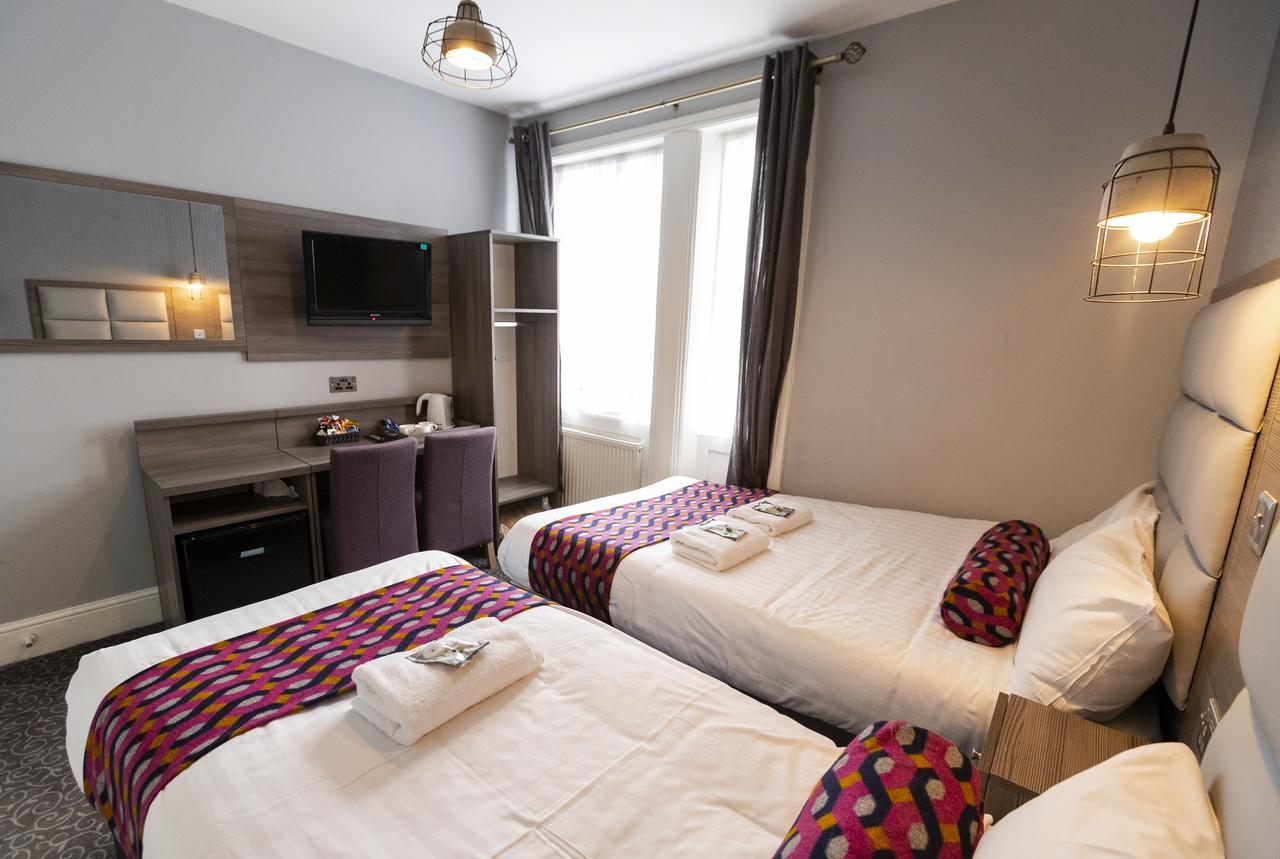 Triple (En Suite Room with Double and Single),664000707:JPEG