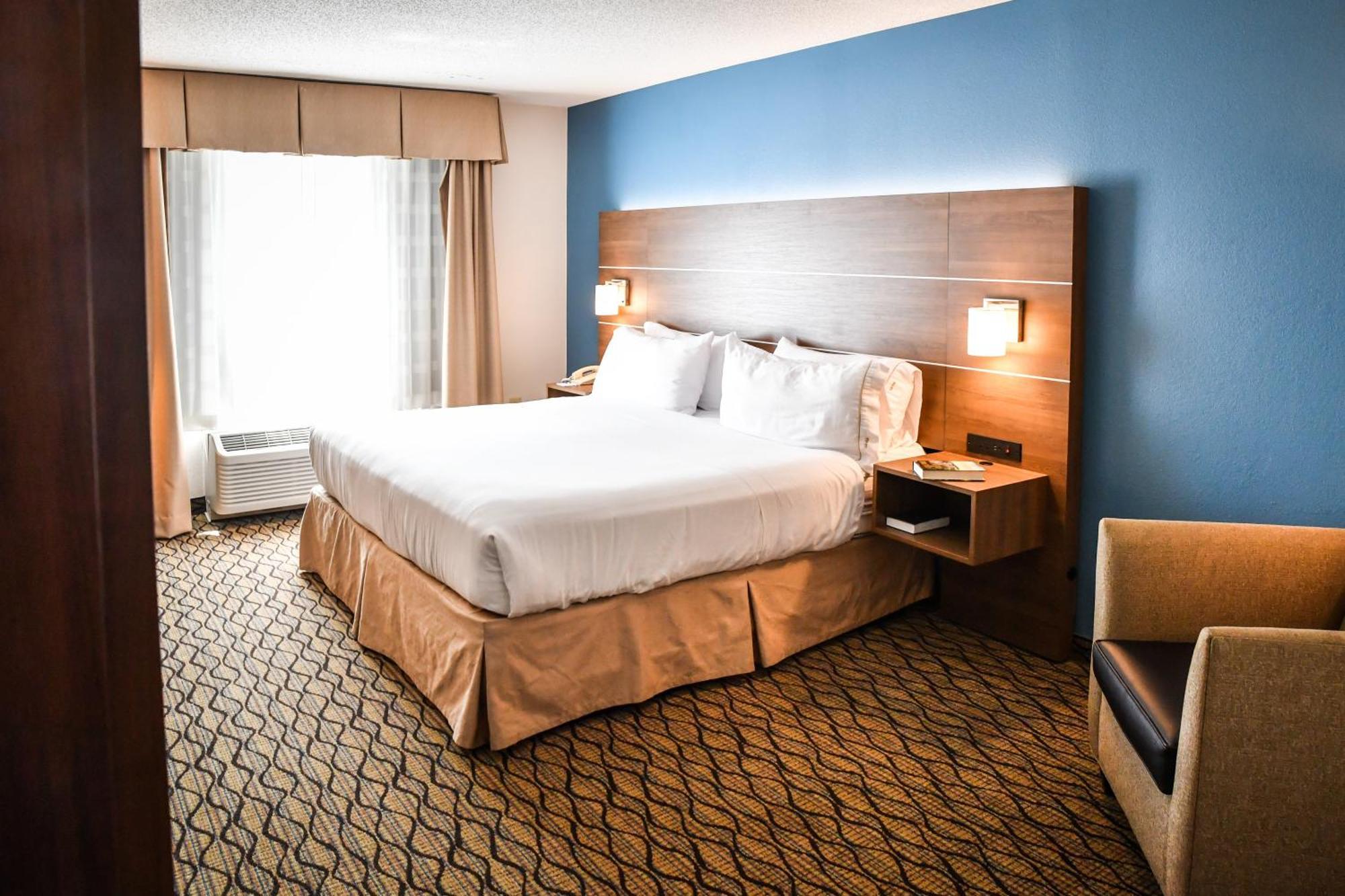 Standard King Room