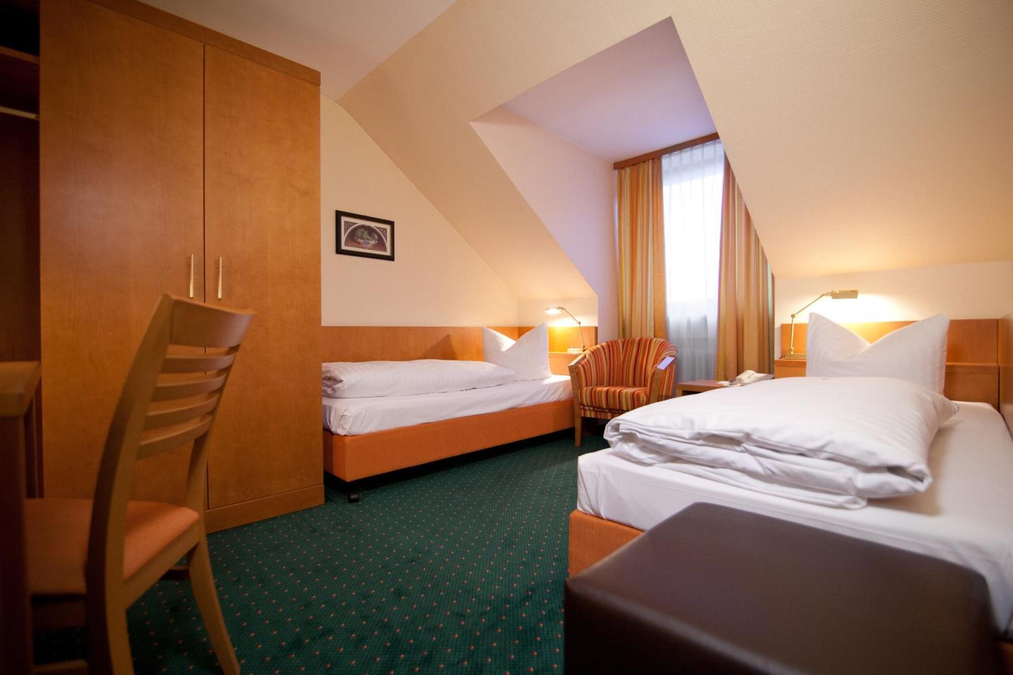 Tweepersoonskamer met 2 Aparte Bedden