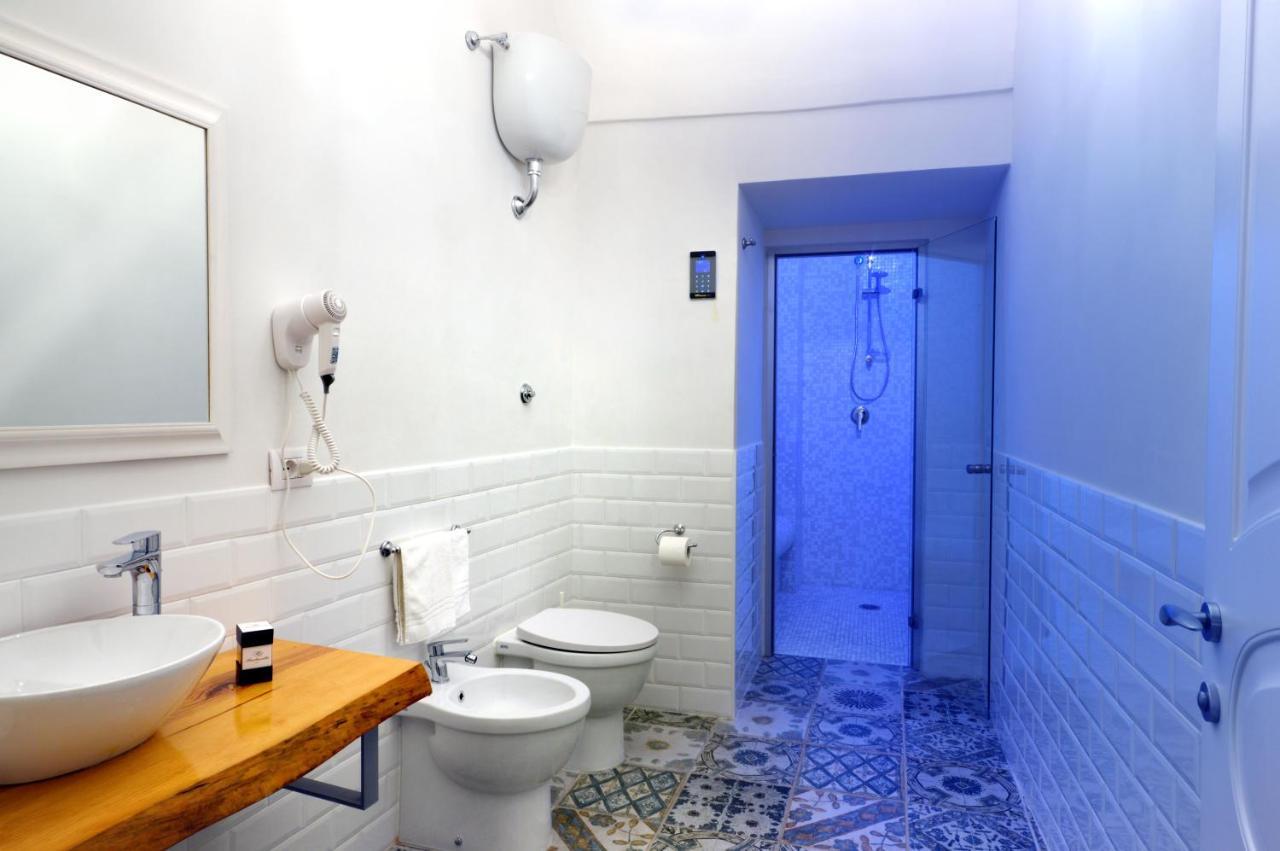 Suite with Spa Access,737324167:JPEG