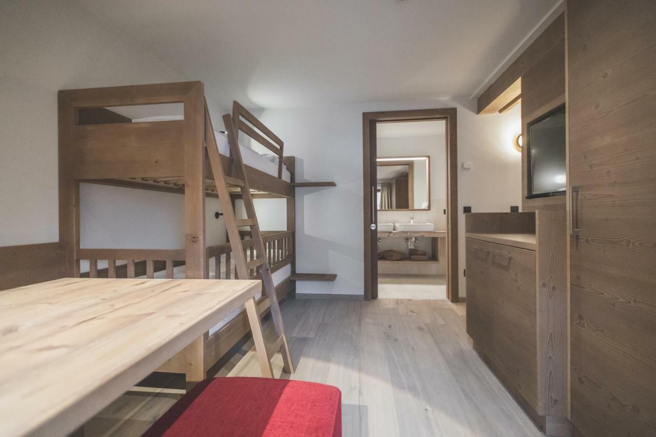 Familienzimmer (2 Erwachsene + 2 Kinder)