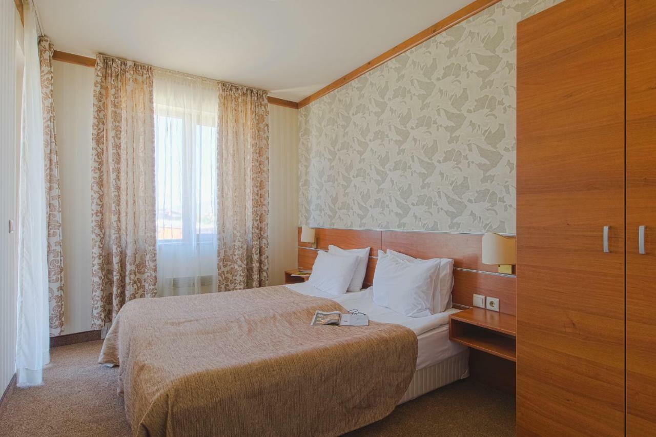 One-Bedroom Apartment,437088849:JPEG