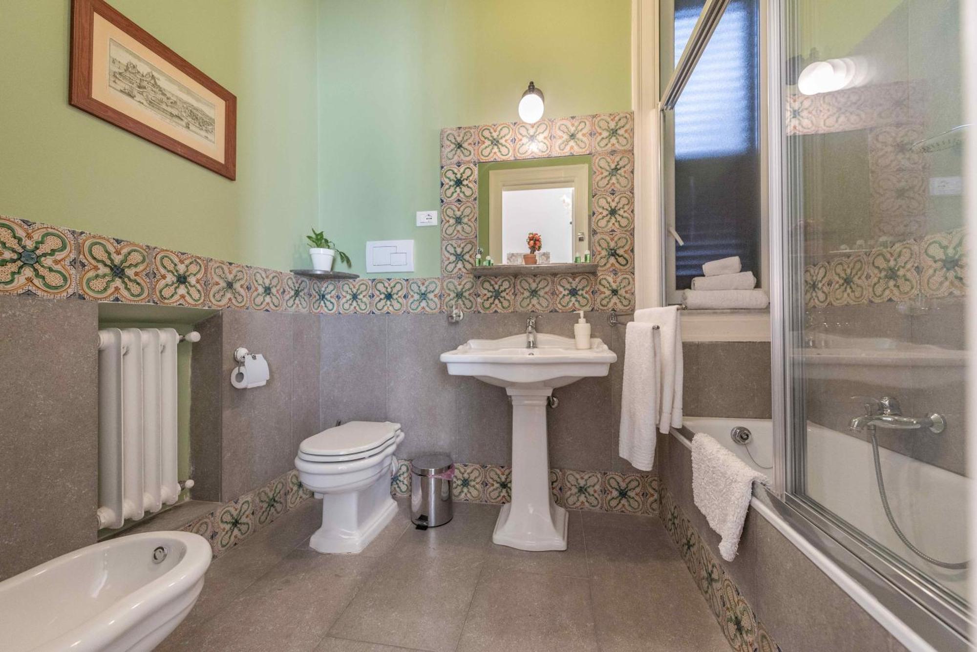 Quadruple Room Private Bathroom